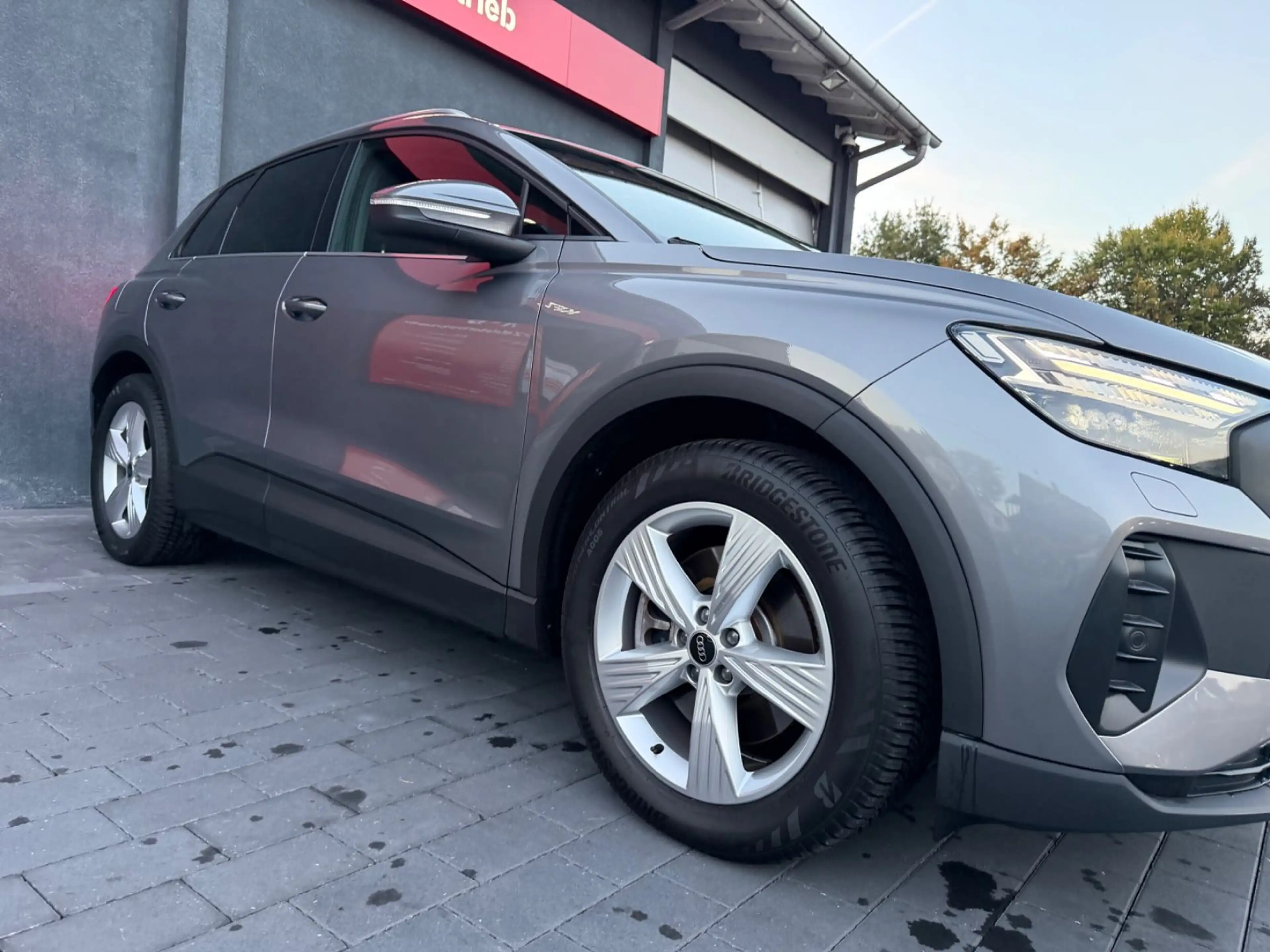 Audi Q4 e-tron e-tron 40 e-tron*AHK*RFK*Matrix*Navi*App*Assi — photo 4
