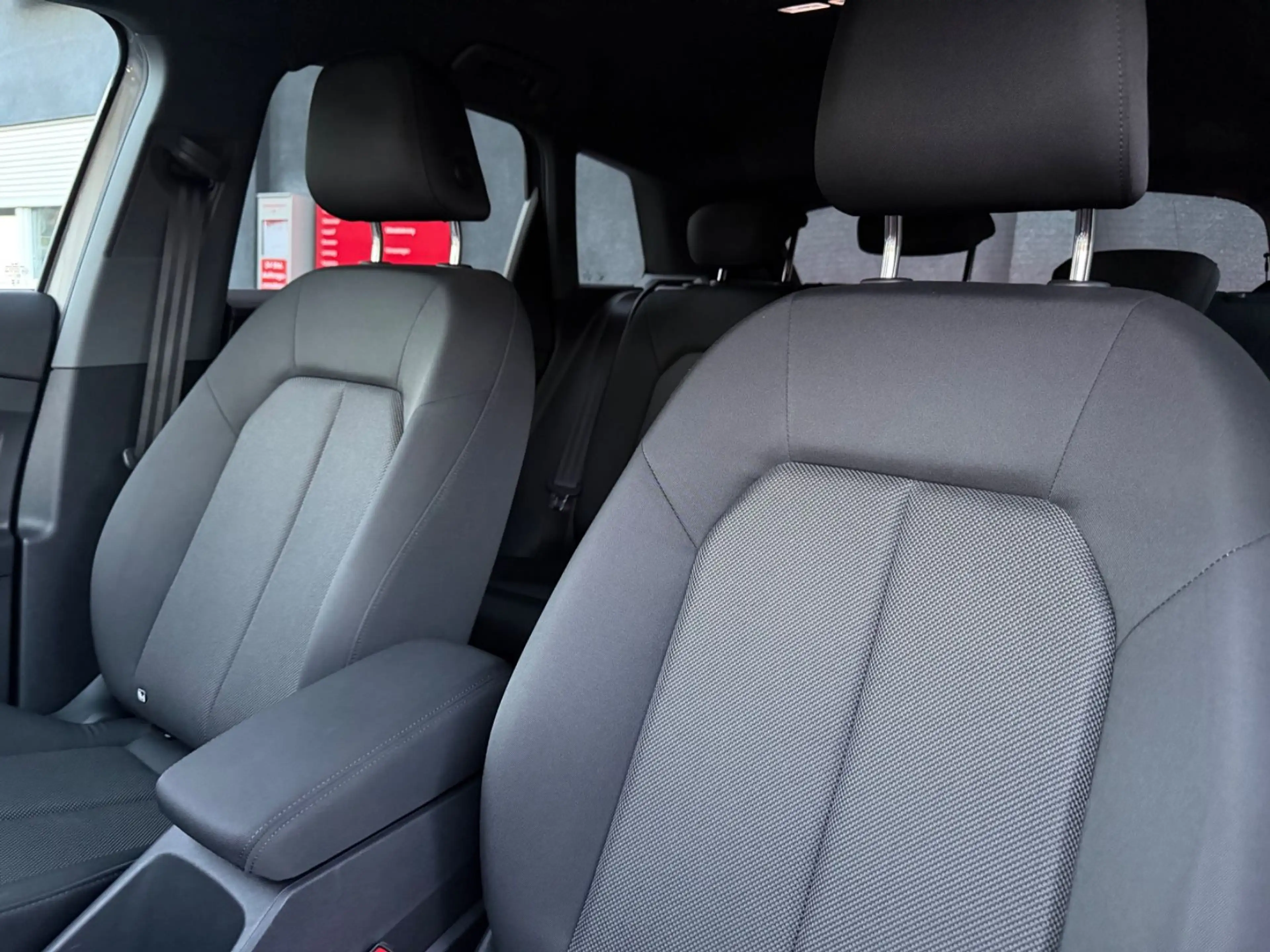 Audi Q4 e-tron e-tron 40 e-tron*AHK*RFK*Matrix*Navi*App*Assi — photo 14