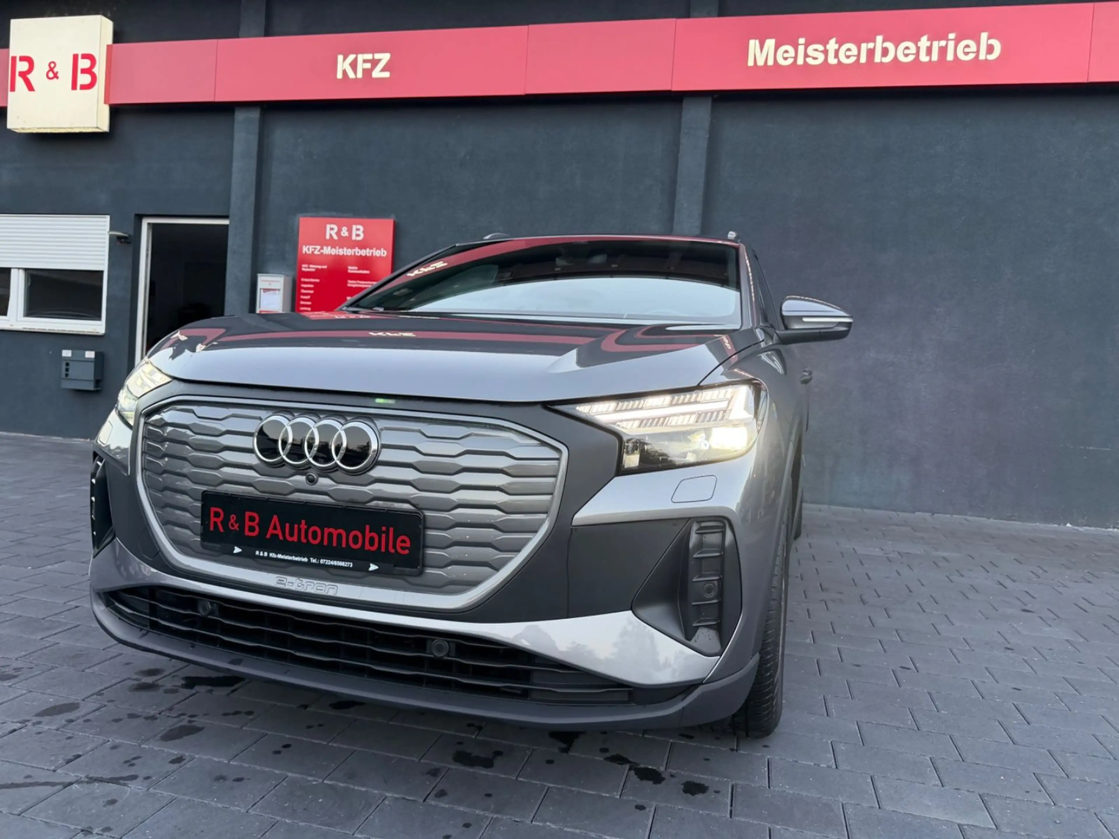 Audi Q4 e-tron e-tron 40 e-tron*AHK*RFK*Matrix*Navi*App*Assi