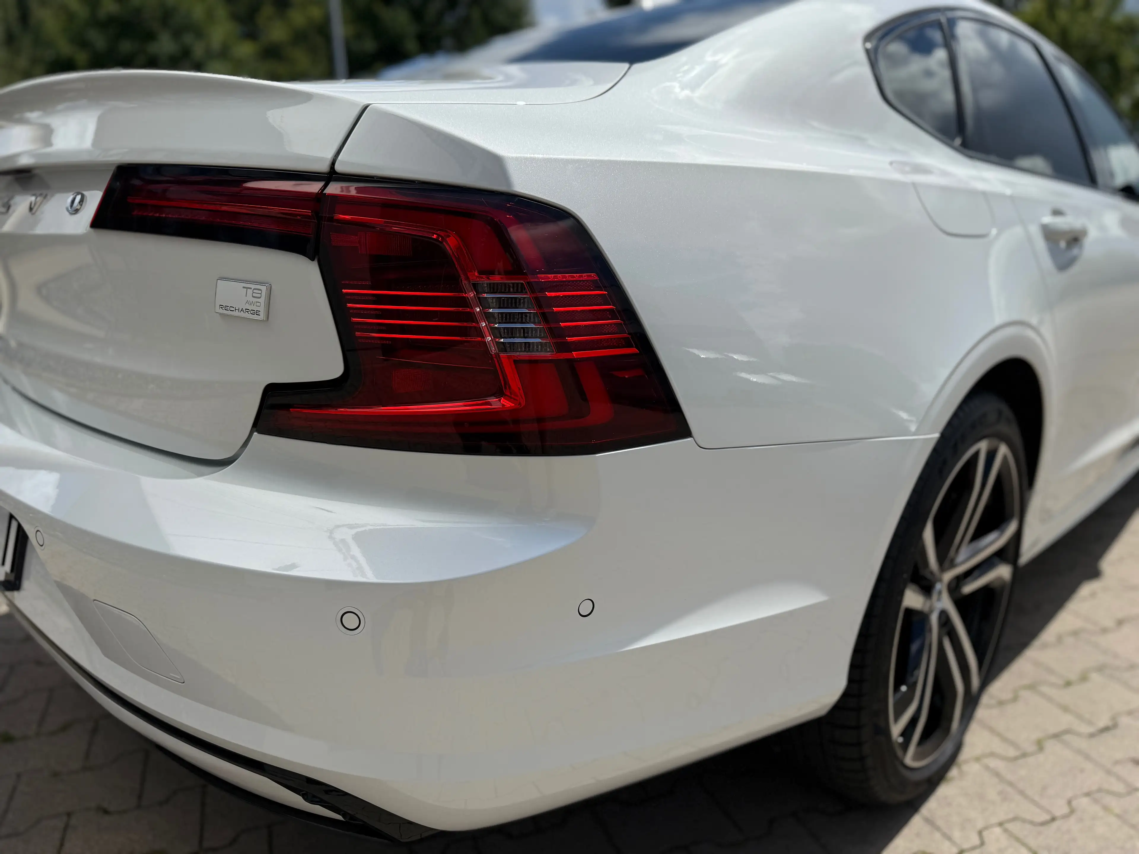 Volvo S90 Ultimate Dark Recharge Plug-In Hybrid AWD — photo 5