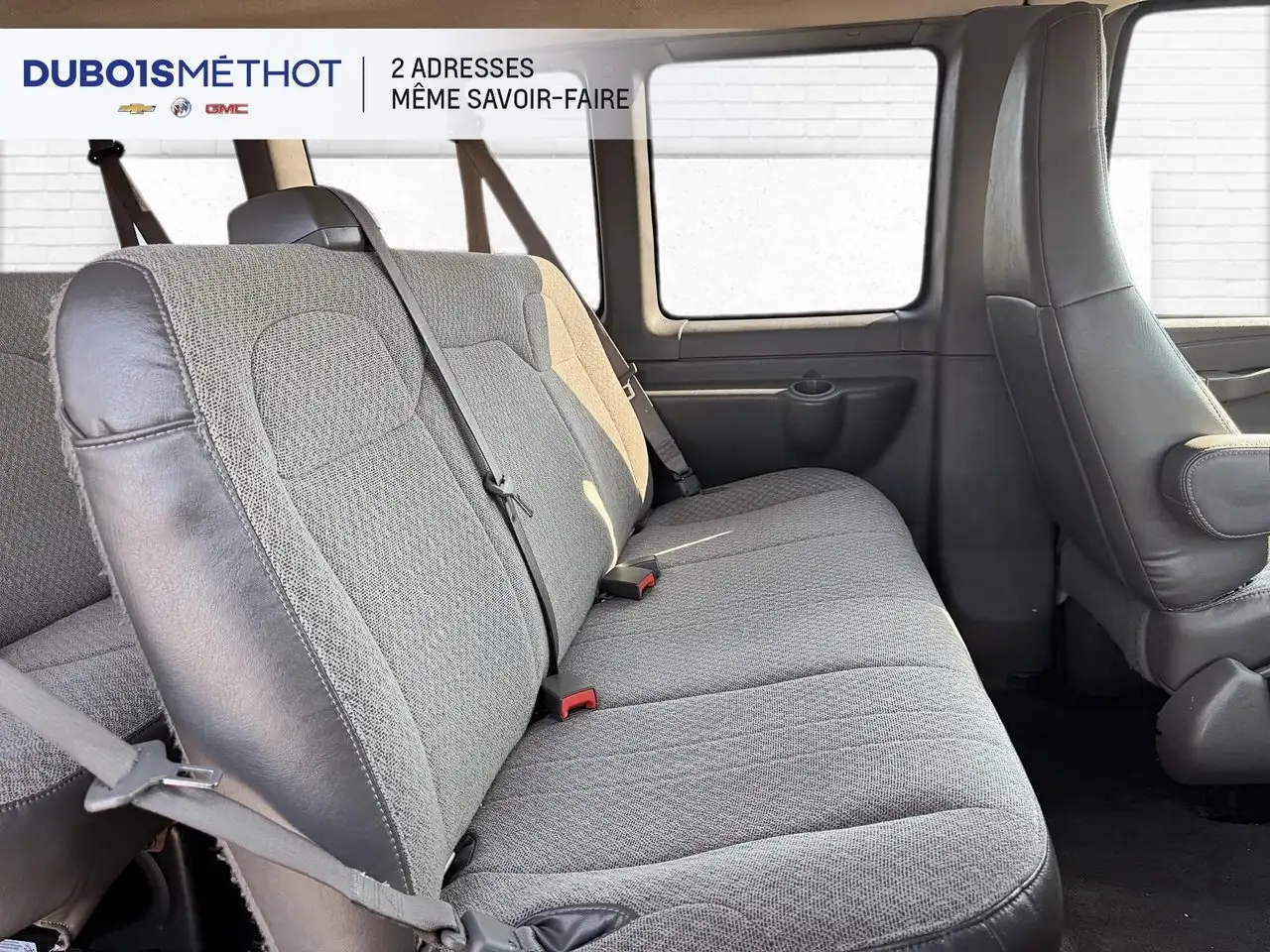 Chevrolet Express Passenger снимка Chevrolet Express Passenger
