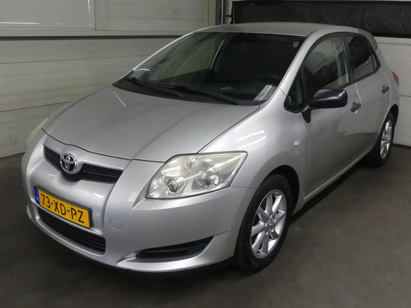 Toyota Auris 1.6-16V Terra - Airco - 5 deurs - Nieuwe APK Grau - 1