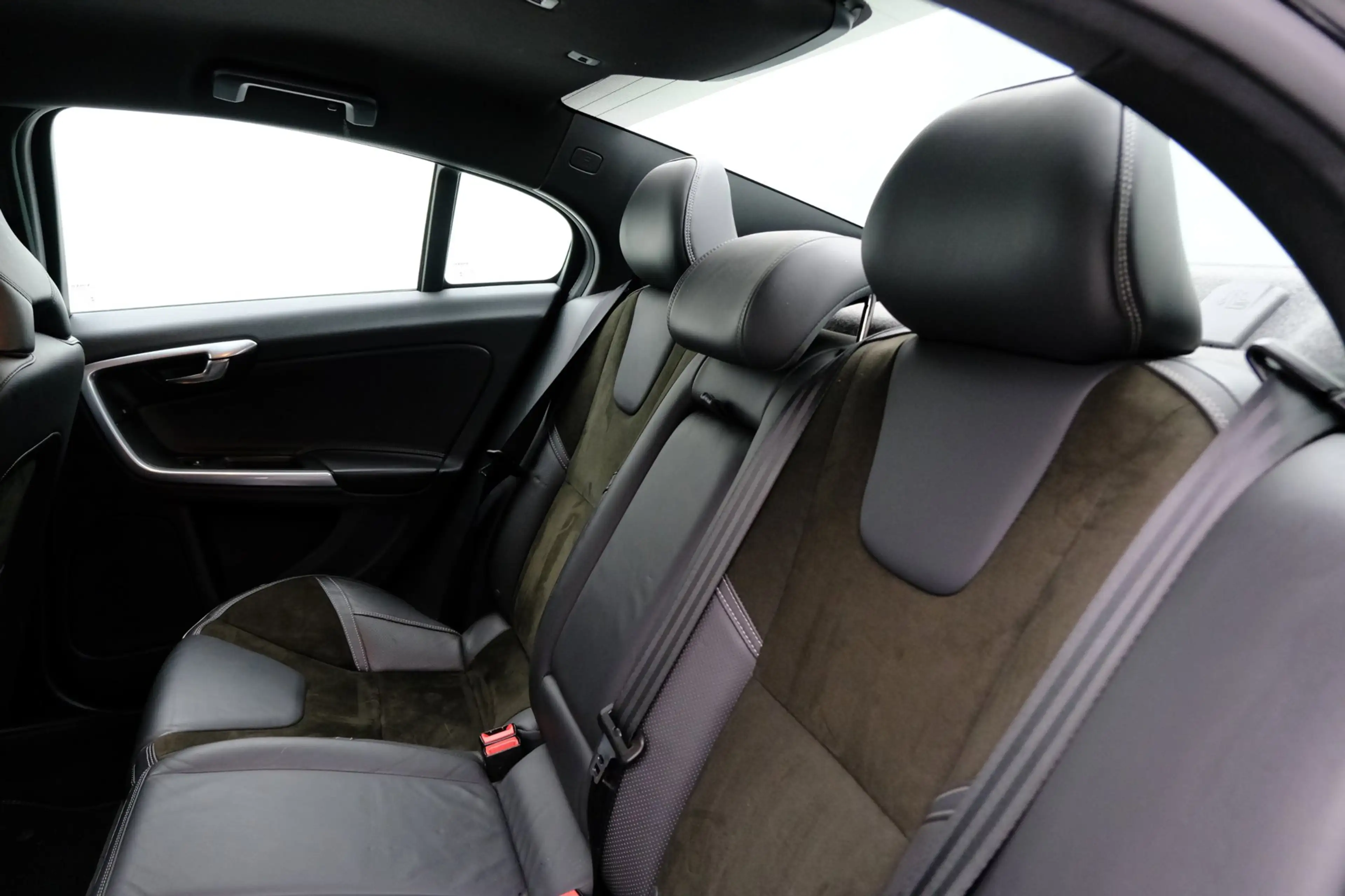 Volvo S60 2.0 D2 R-Design Business Navi|Leder-Alcantara|LMV — photo 26