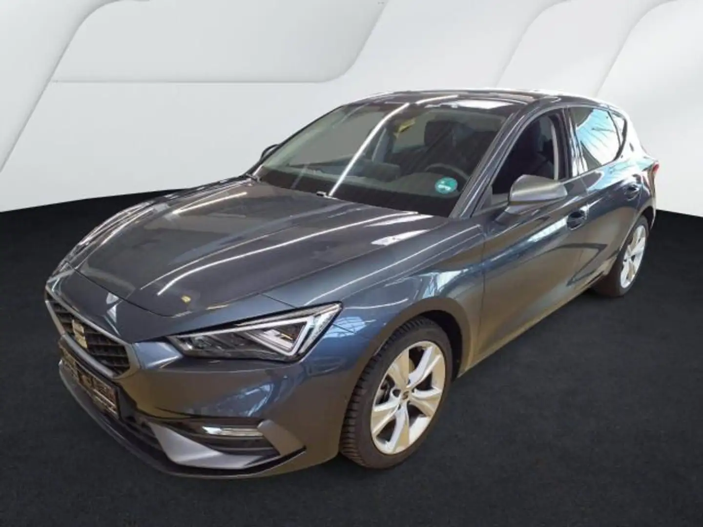 SEAT Leon 1.5 eTSI DSG FR Navi Kam. SHZ Matrix ACC Grau - 2