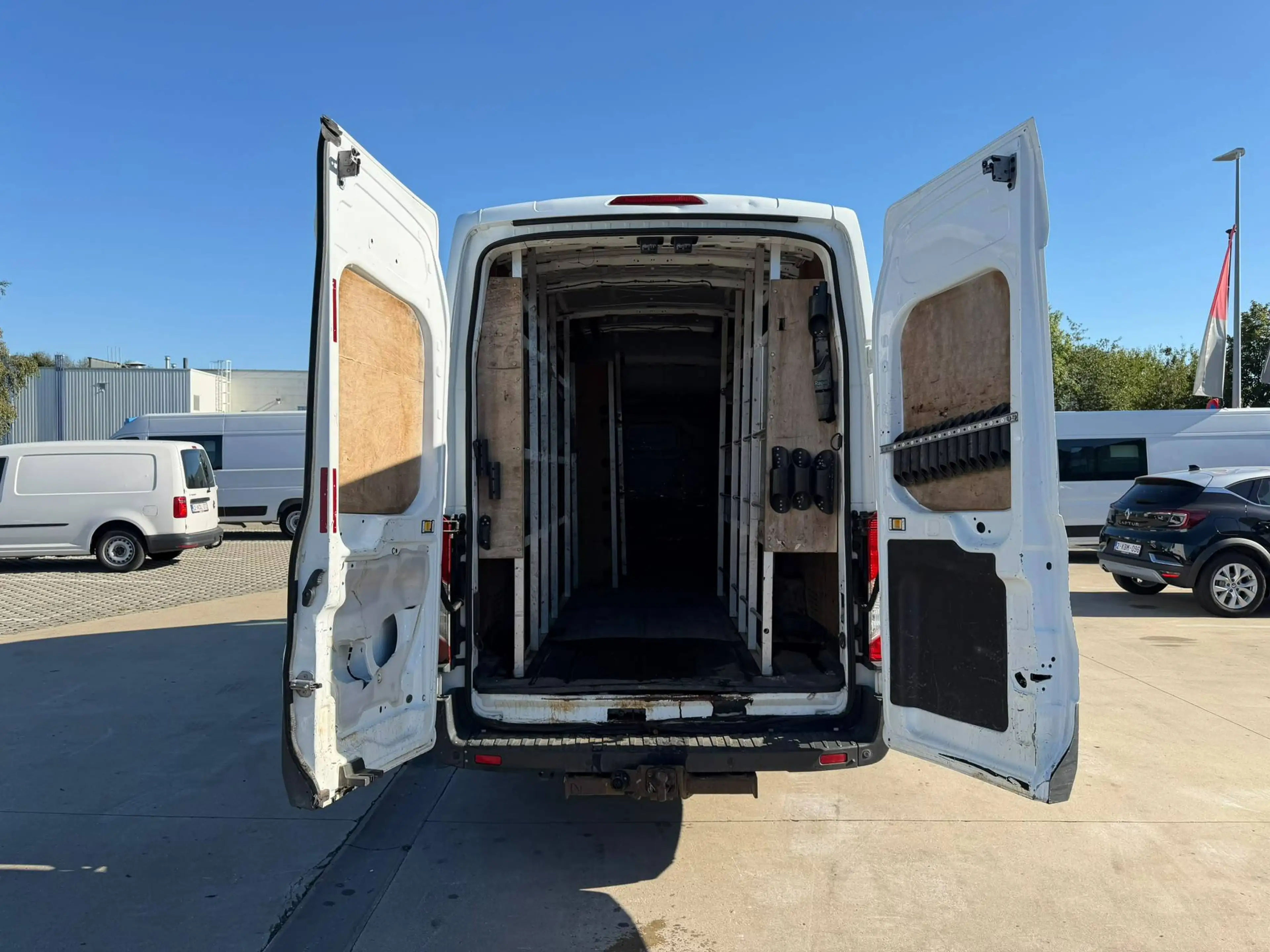 Ford Transit (Stock ID 87623) — photo 11