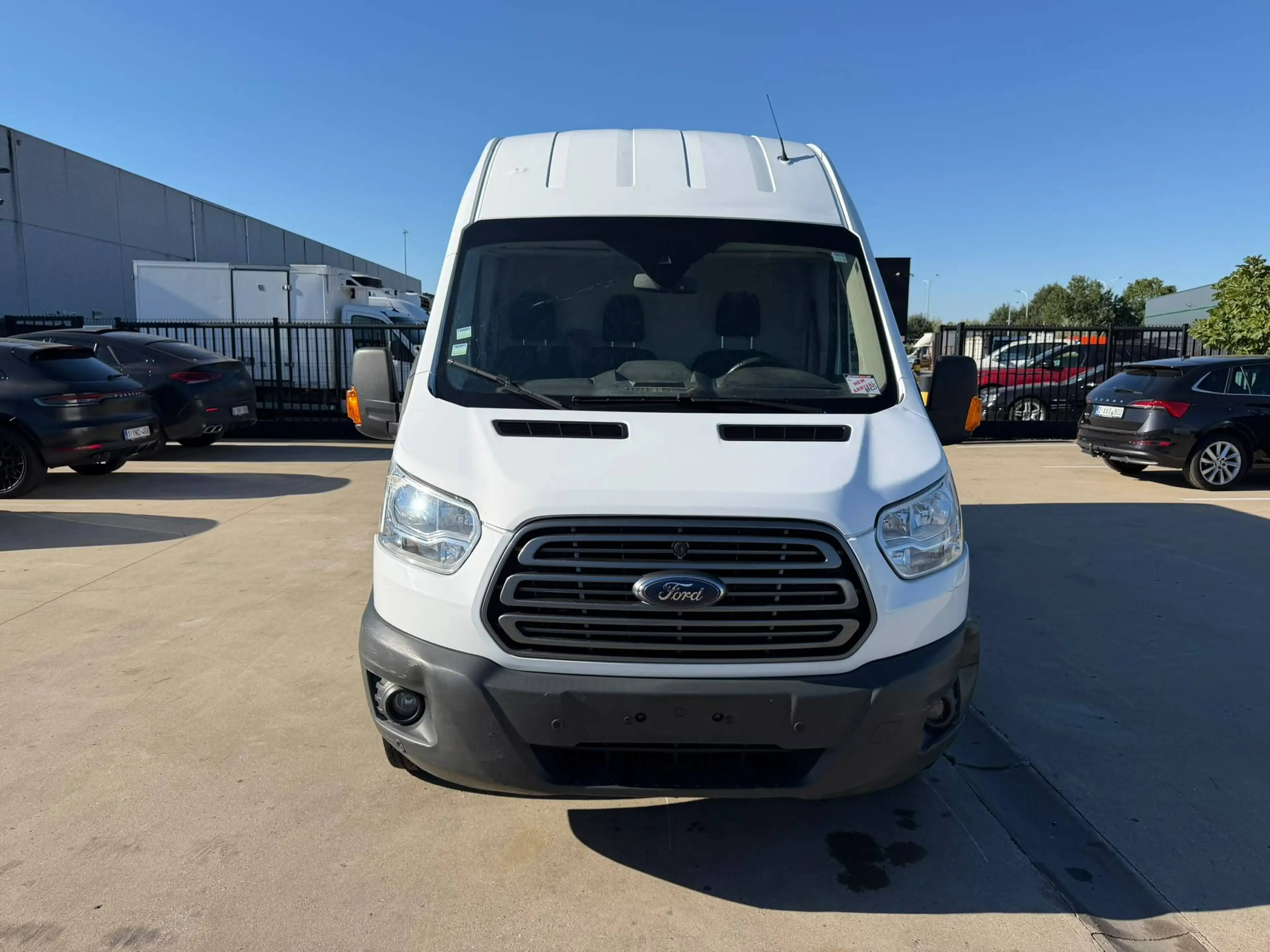 Ford Transit (Stock ID 87623) — photo 2