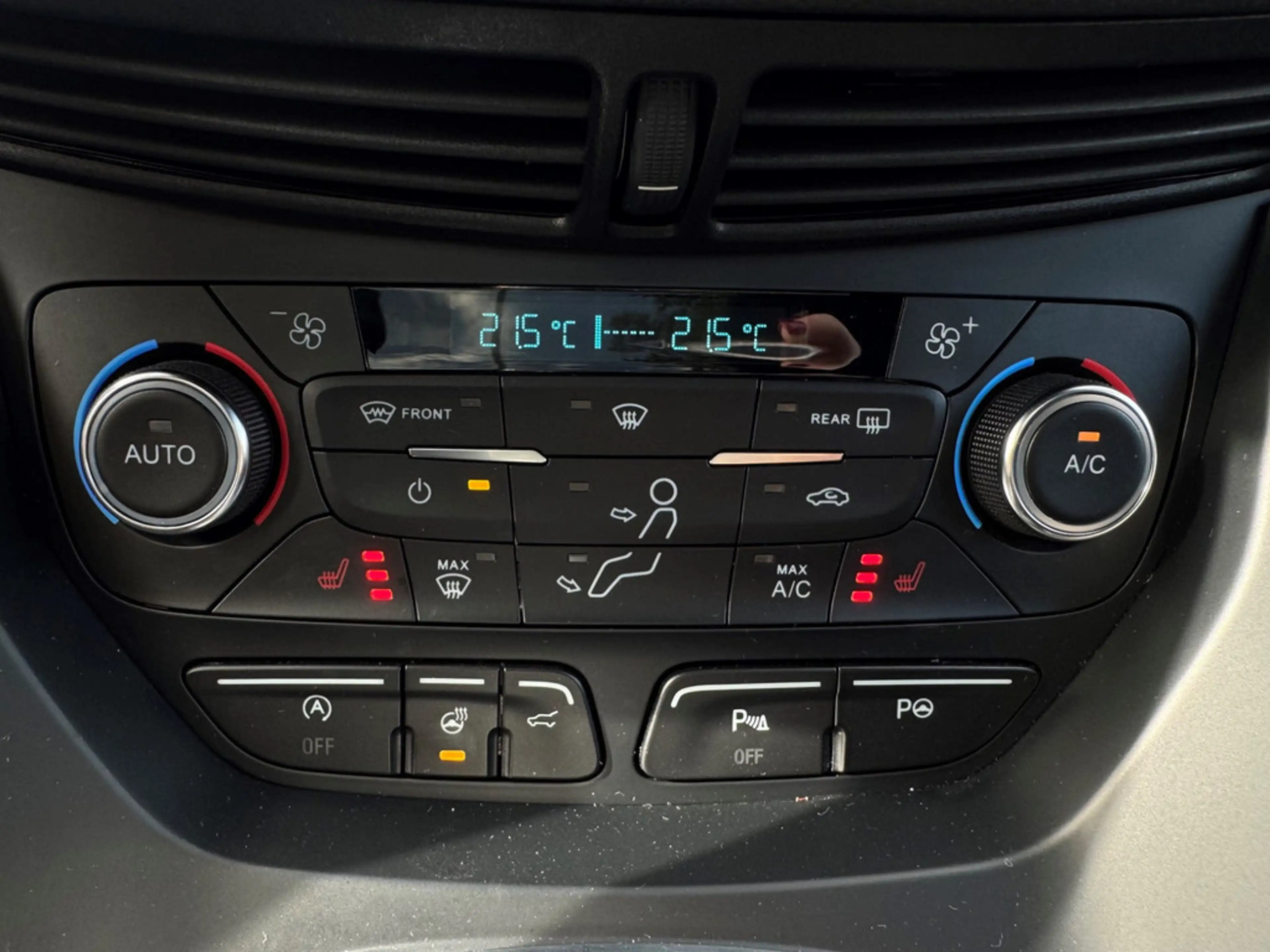 Ford Kuga 1.5 EcoBoost ST-Line 4x2 NAVI AHK PANO — photo 15