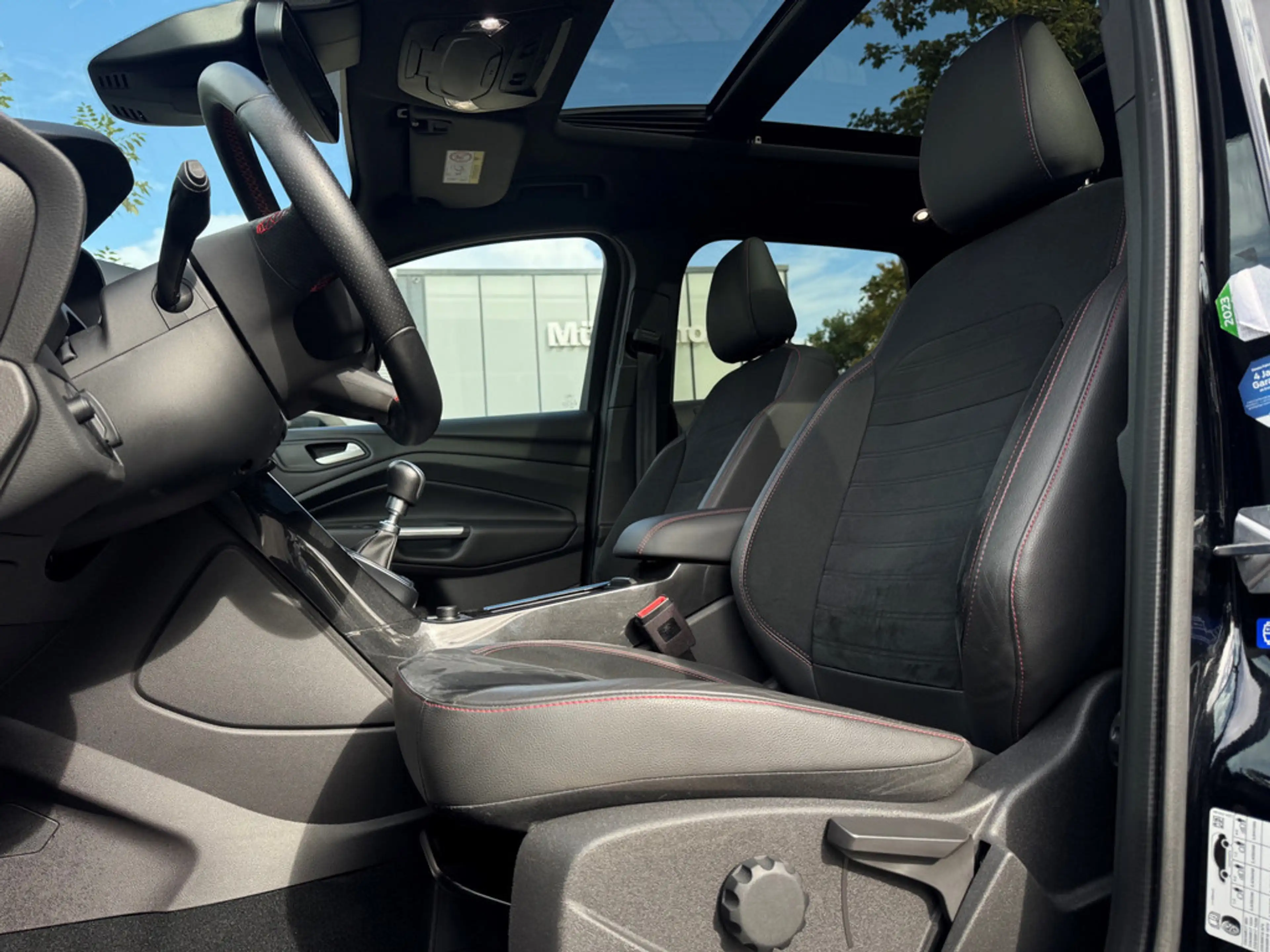 Ford Kuga 1.5 EcoBoost ST-Line 4x2 NAVI AHK PANO — photo 6