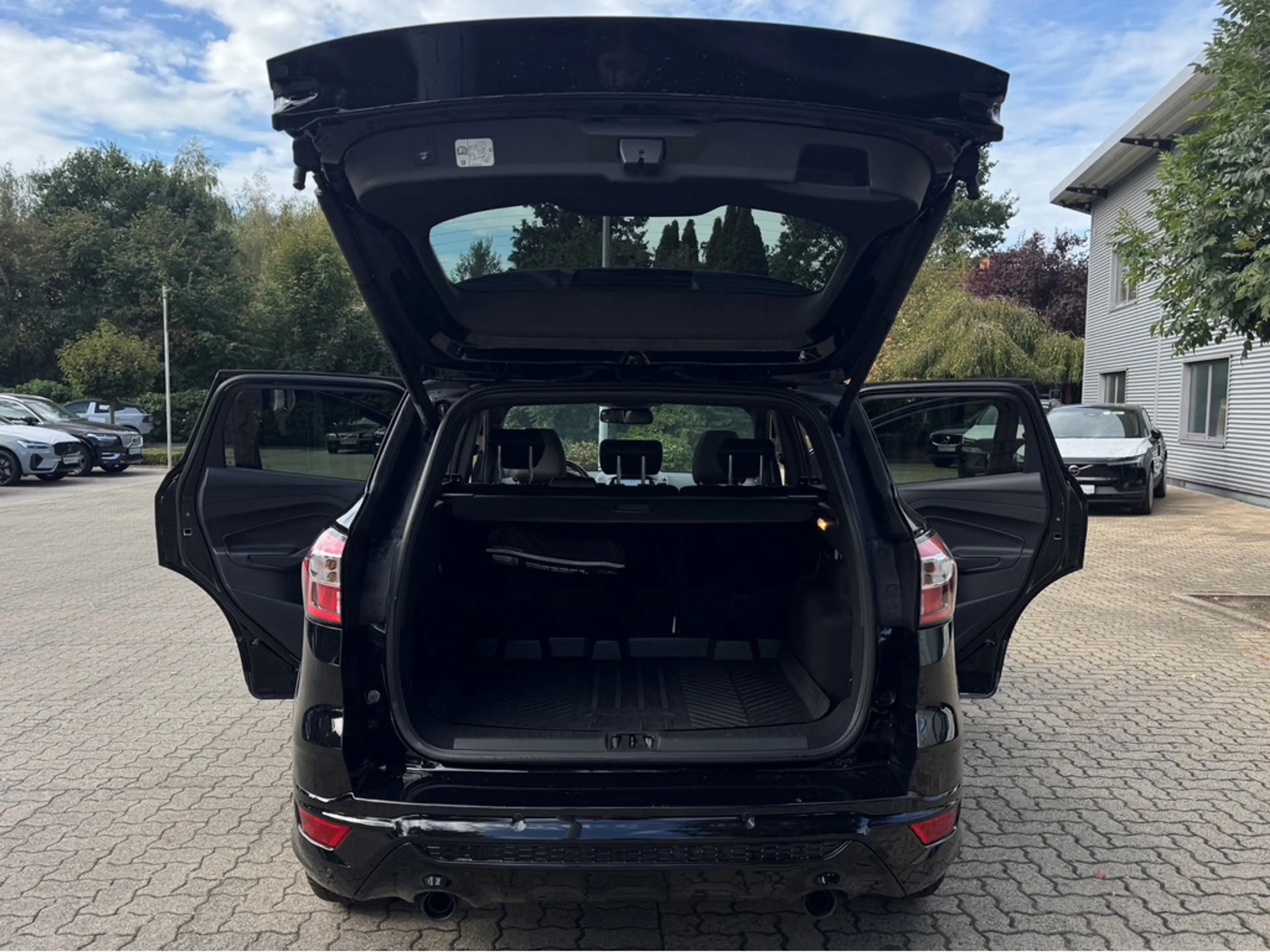 Ford Kuga 1.5 EcoBoost ST-Line 4x2 NAVI AHK PANO — photo 5