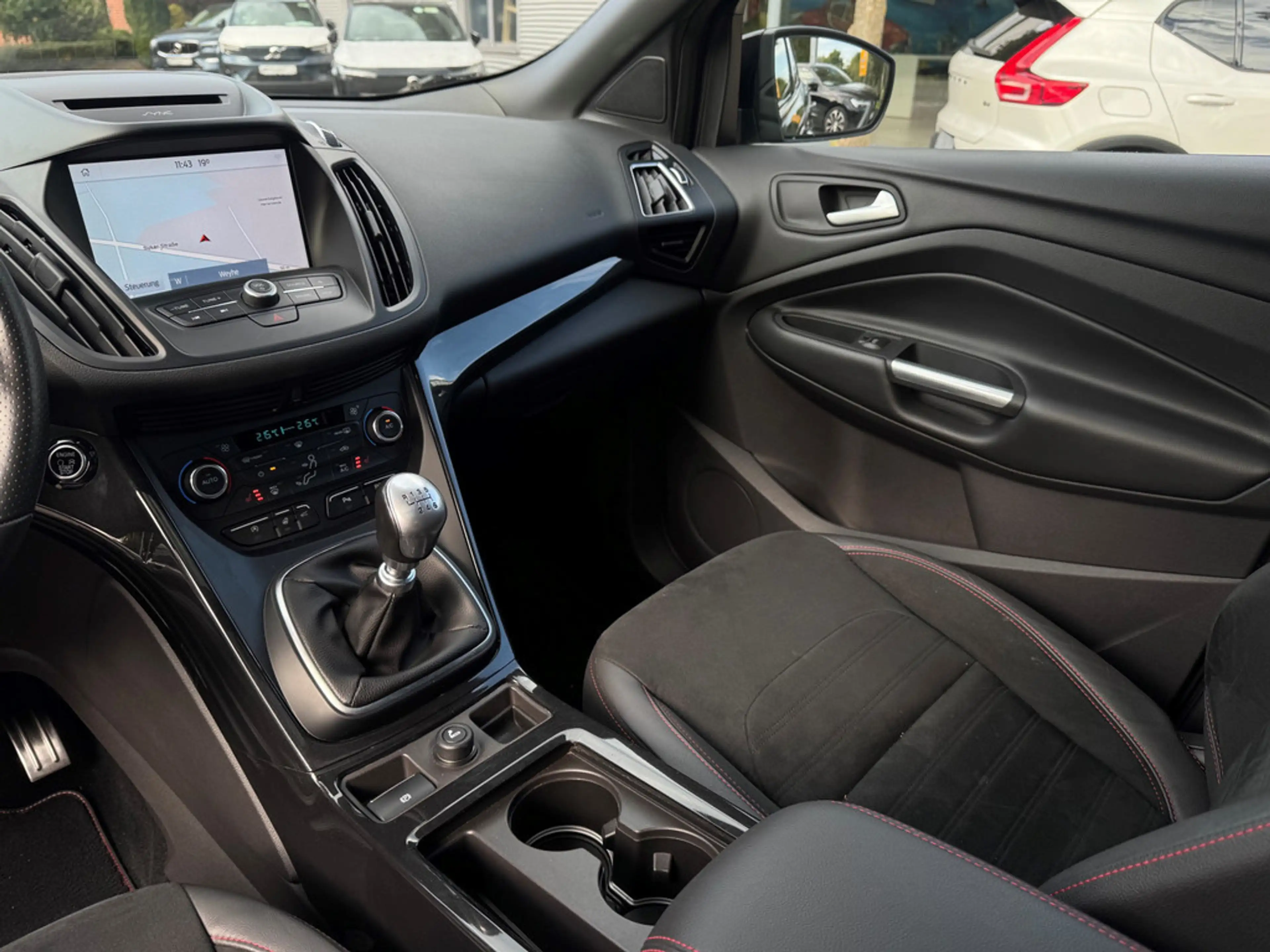 Ford Kuga 1.5 EcoBoost ST-Line 4x2 NAVI AHK PANO — photo 12