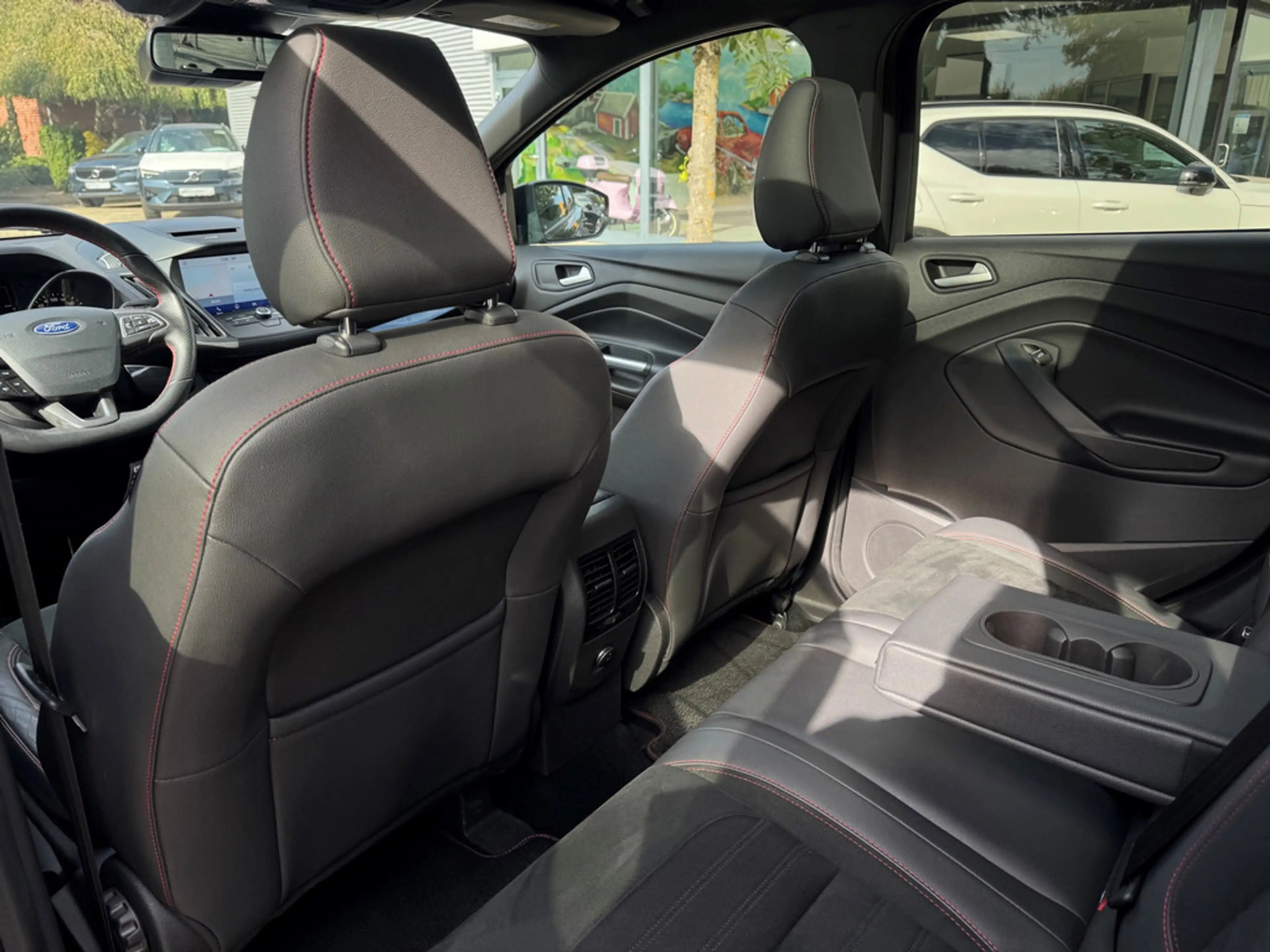 Ford Kuga 1.5 EcoBoost ST-Line 4x2 NAVI AHK PANO — photo 8