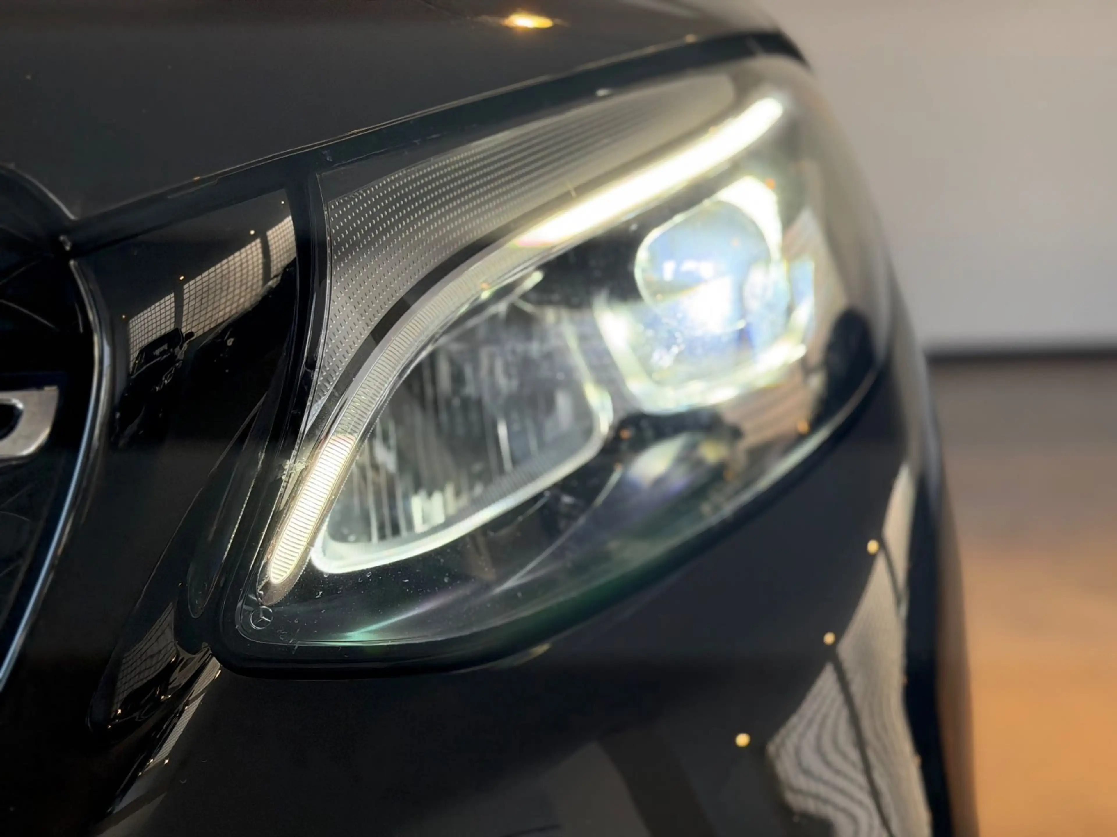 Mercedes-Benz GLC 250 d 4Matic AMG-Line 1.Hand LED AHK Night — photo 7