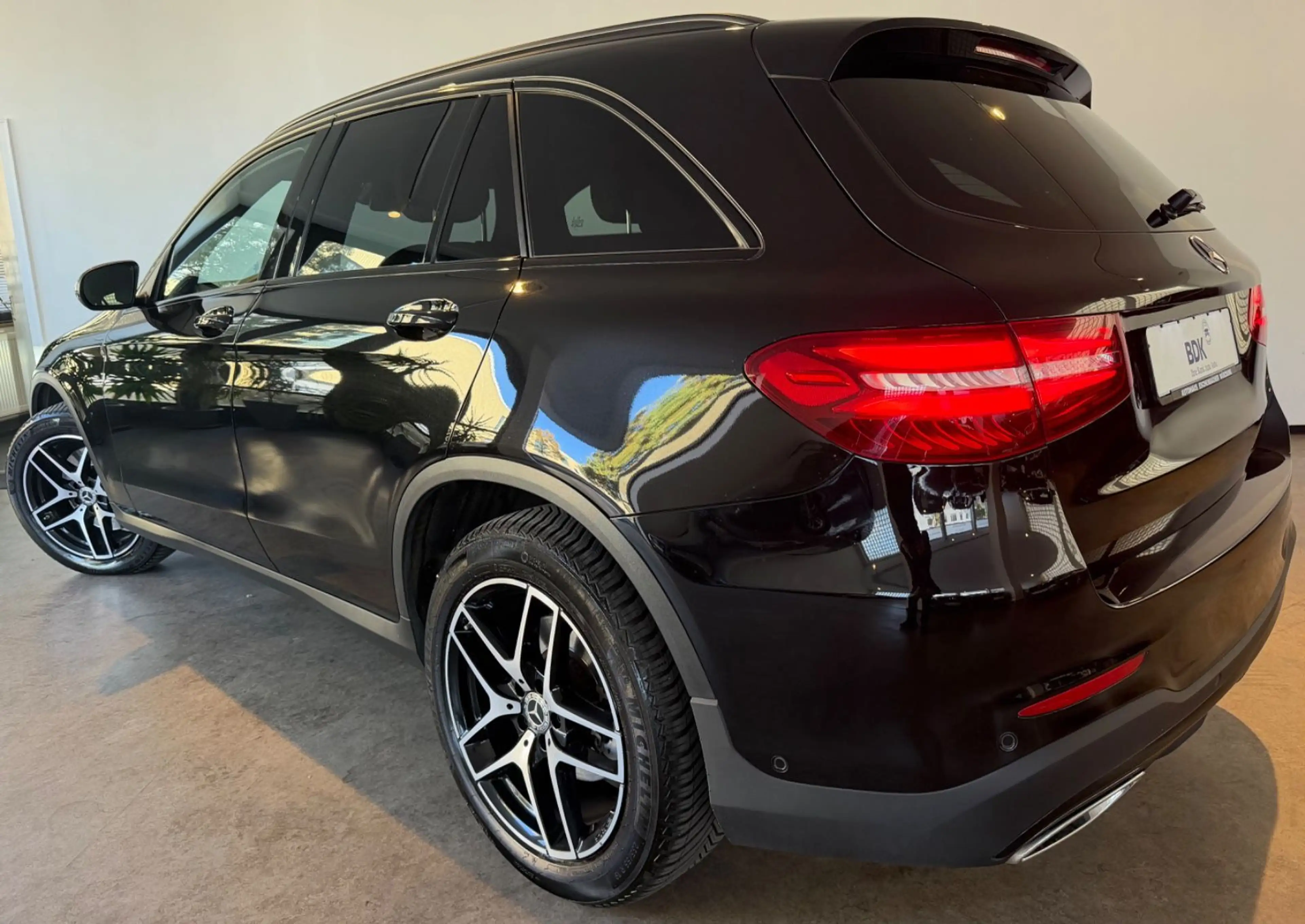 Mercedes-Benz GLC 250 d 4Matic AMG-Line 1.Hand LED AHK Night — photo 12