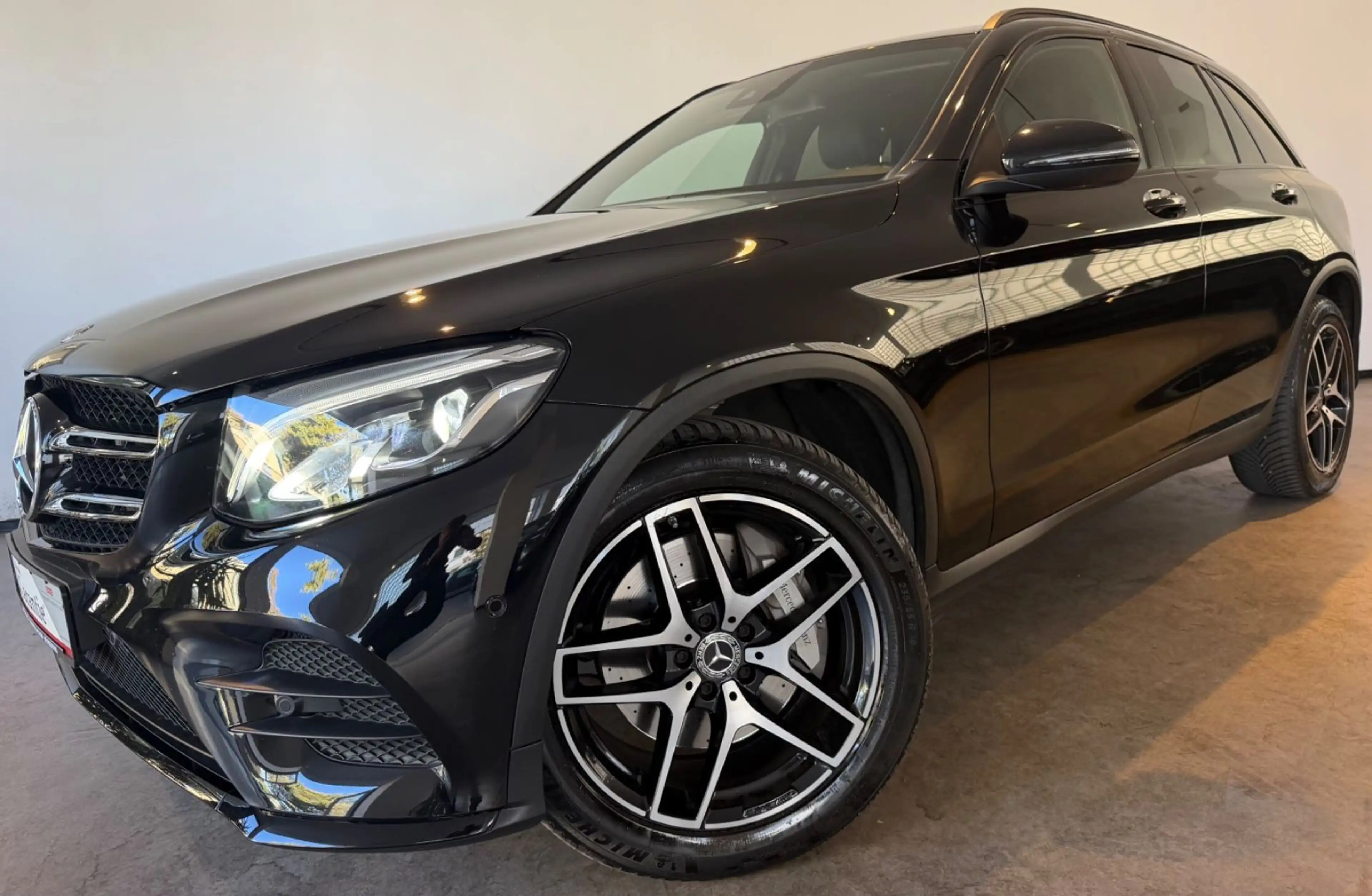 Mercedes-Benz GLC 250 d 4Matic AMG-Line 1.Hand LED AHK Night — photo 9