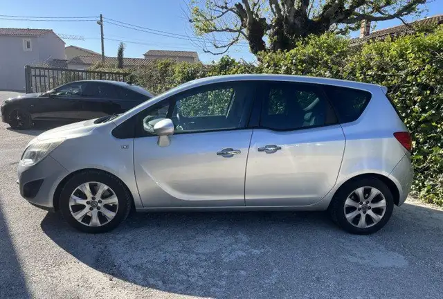 Opel Meriva view 2