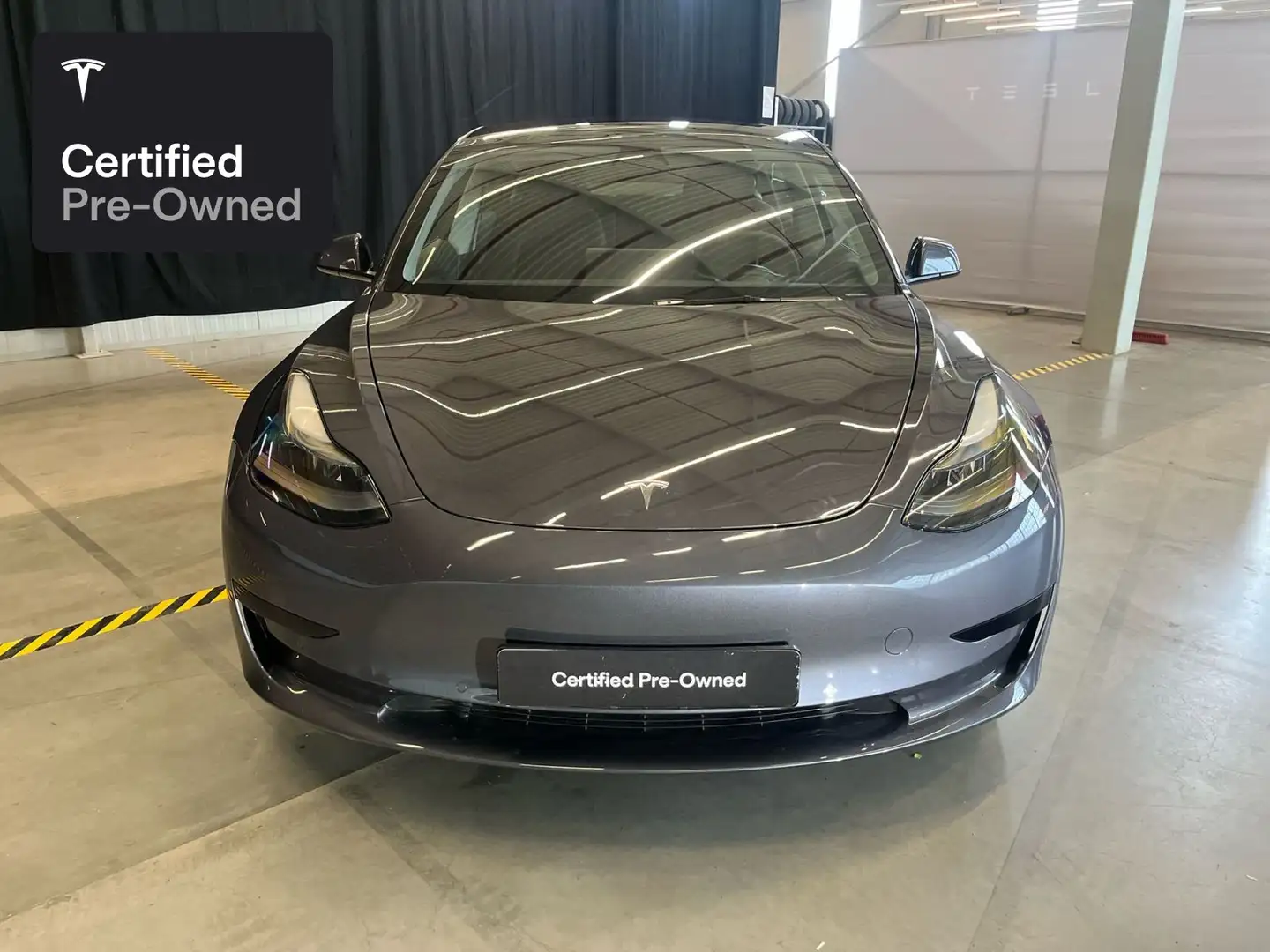 Tesla Model 3 Rear-Wheel Drive “Certified Pre-Owned” Zilver - 2