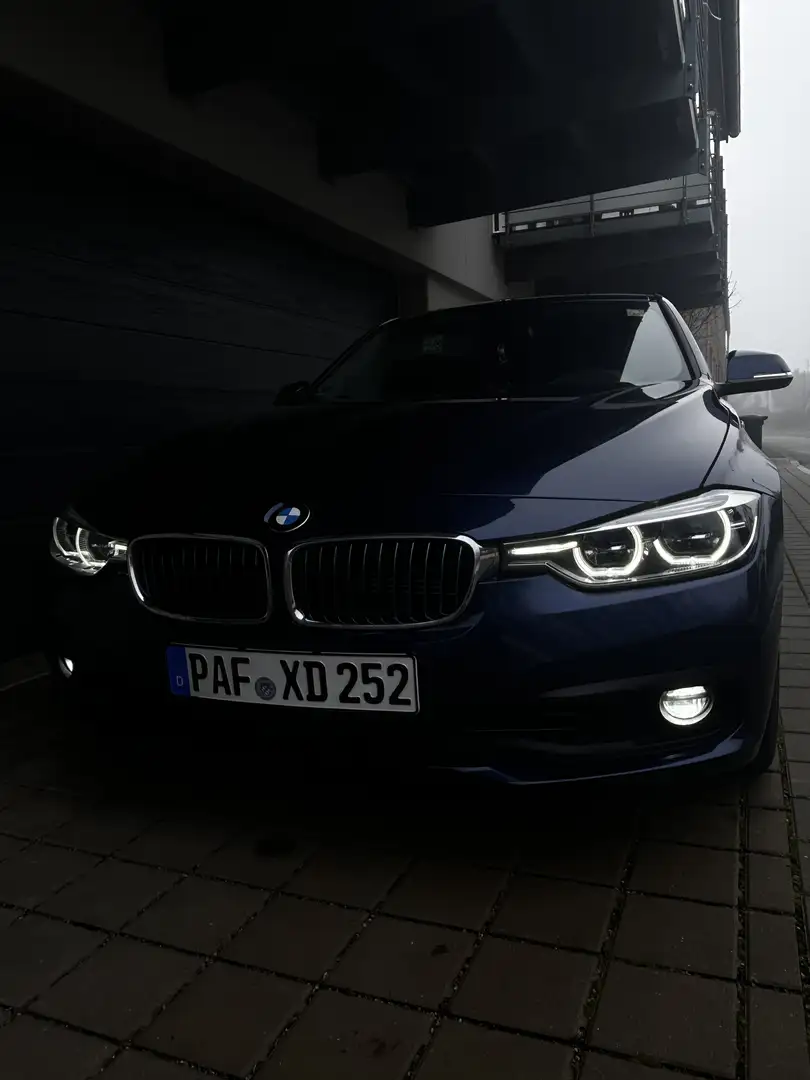 BMW 330 330e i Performance - 2