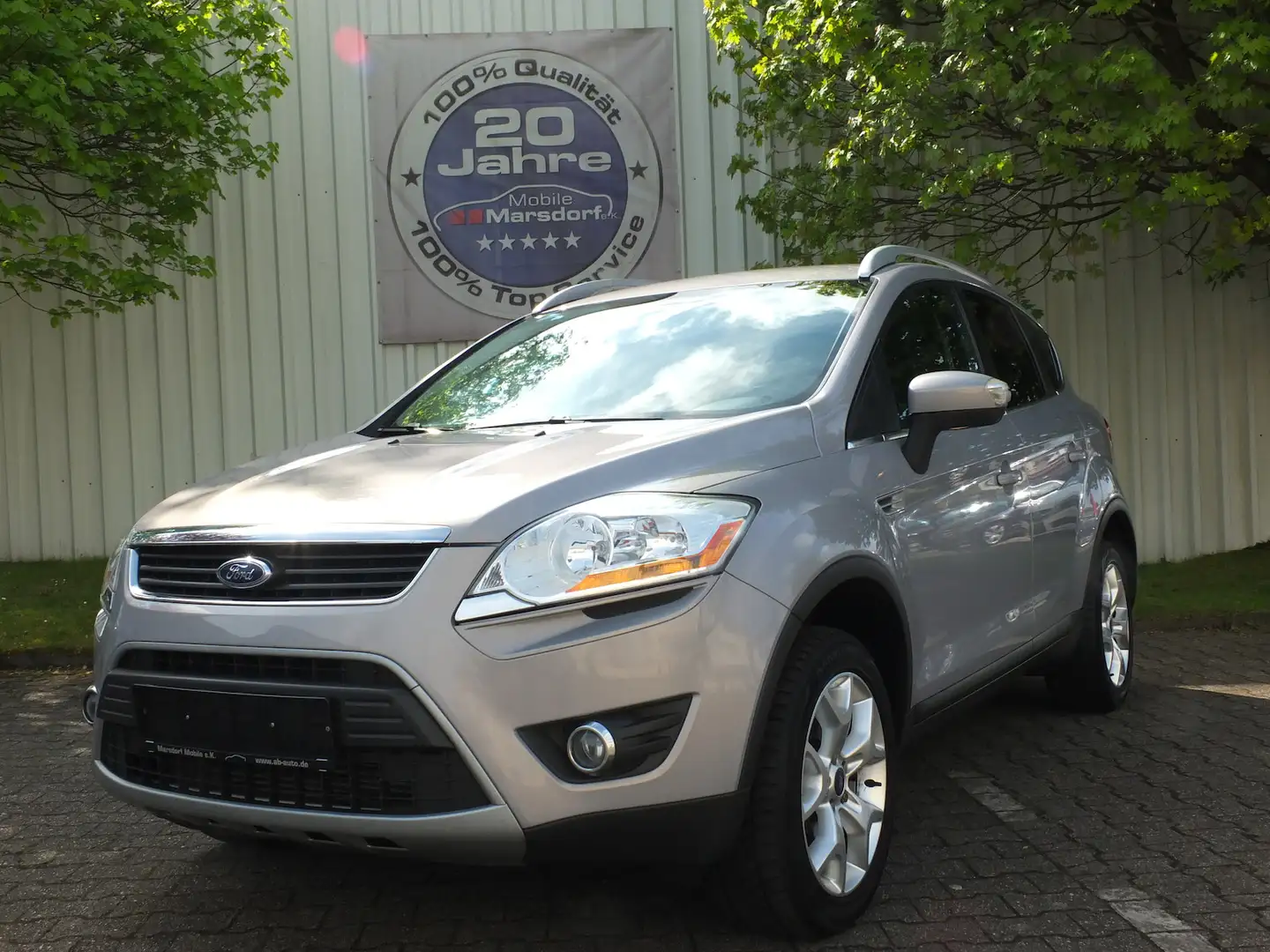 Ford Kuga CHAMPIONS EDITION 4x4 AHK SPORT Silber - 1
