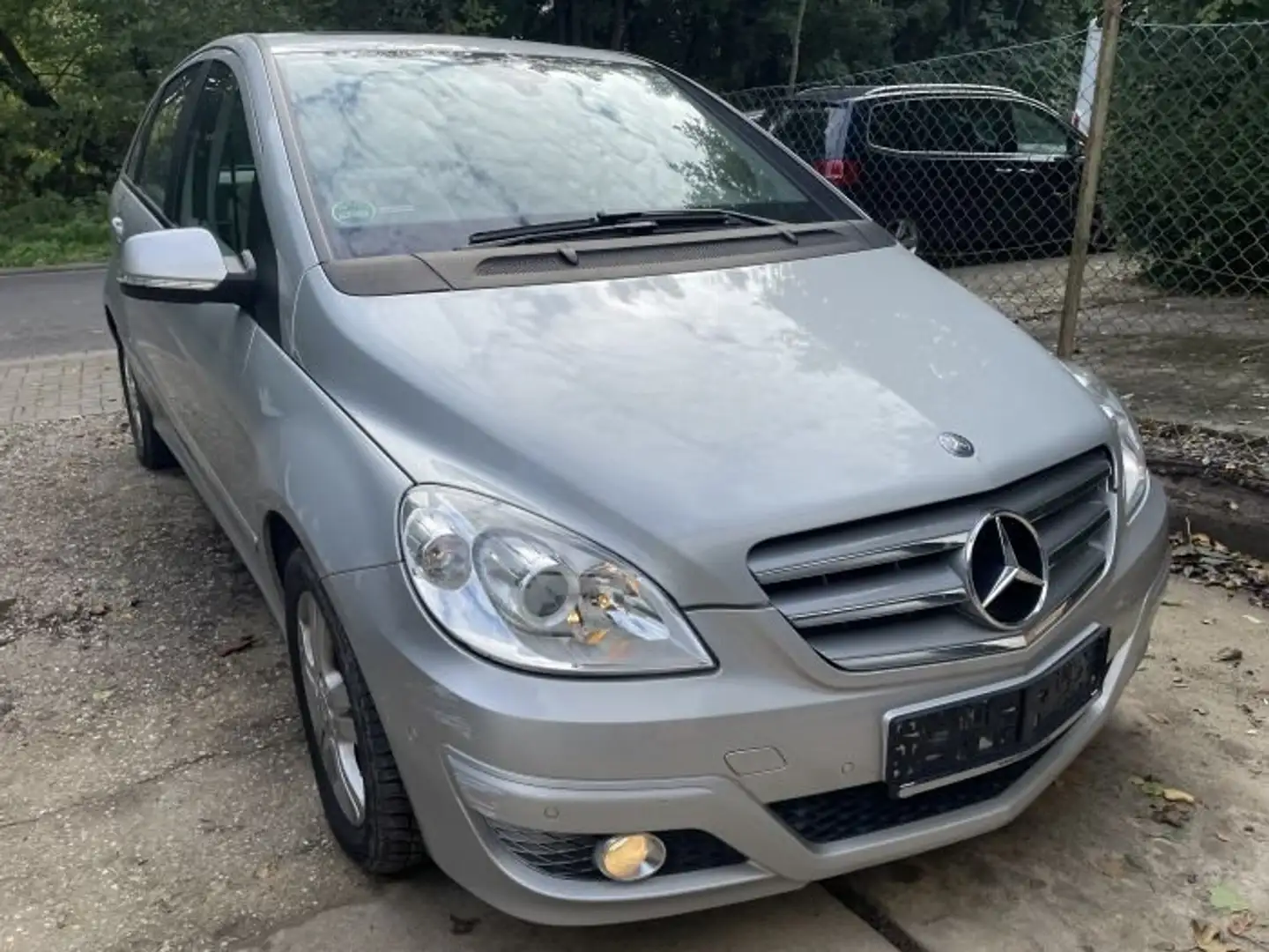 Mercedes-Benz B 180 Tourer CDI Silber - 1