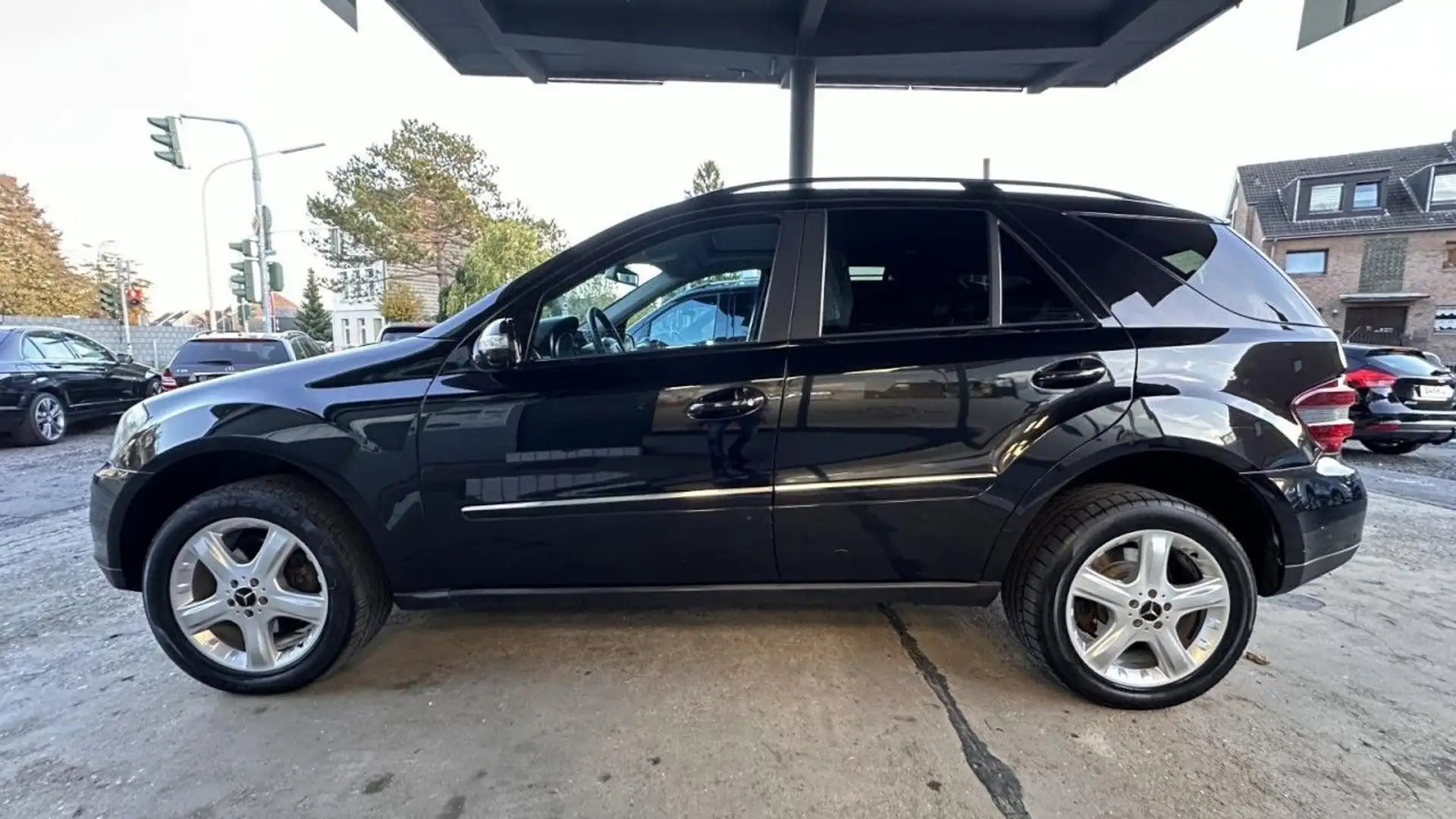 Mercedes-Benz ML 320 CDI*Ahk*Pdc*Navi*Shz*Alus*Schiebedach*Tü Schwarz - 2