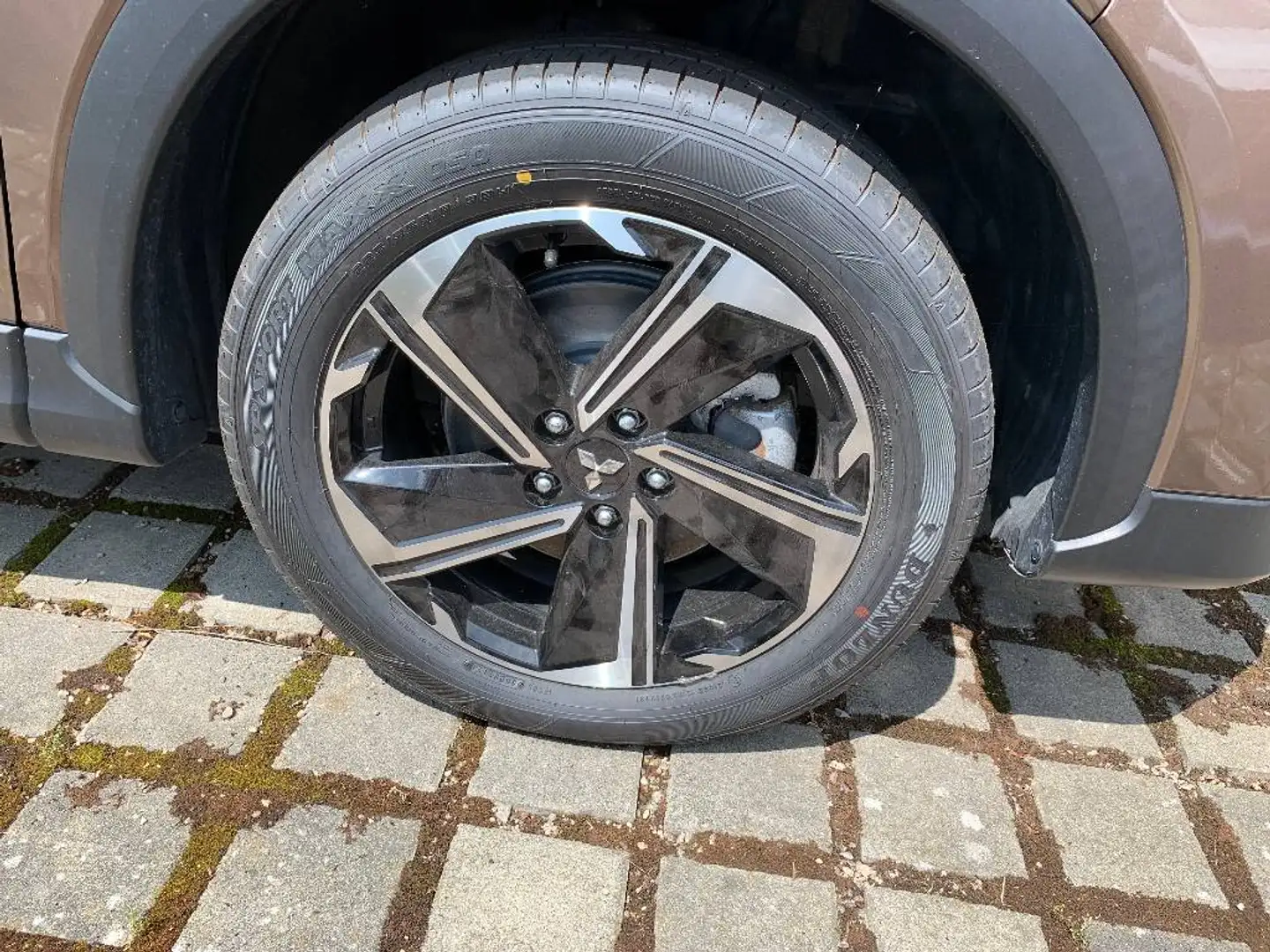 Mitsubishi Eclipse Cross Plug-in Hybrid PLUS Intro Edition Braun - 2