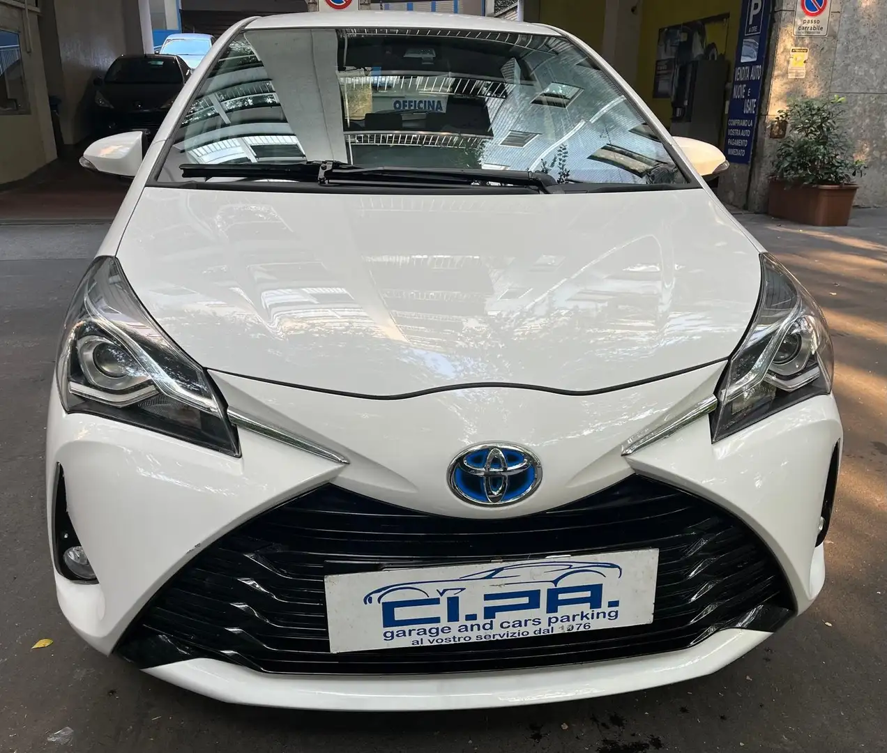 Toyota Yaris Yaris III 2017 5p 1.5h Active my18 Bianco - 1