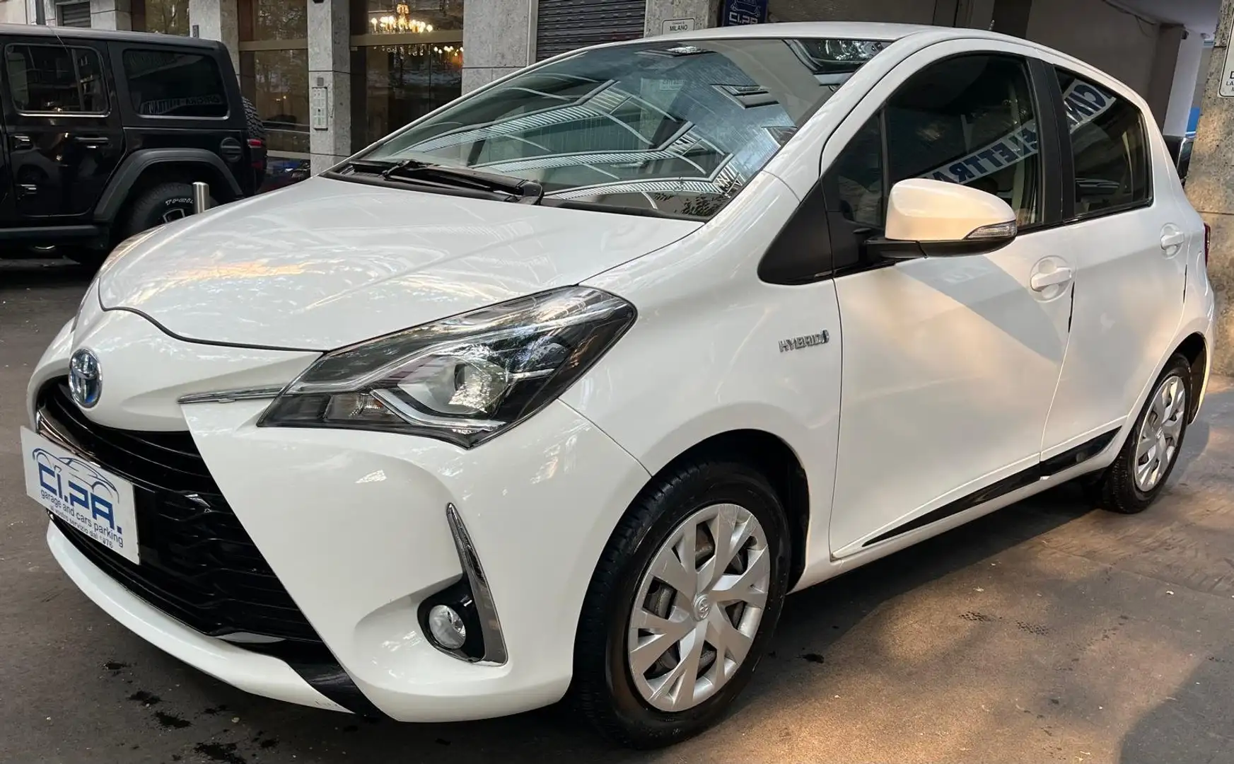 Toyota Yaris Yaris III 2017 5p 1.5h Active my18 Bianco - 2