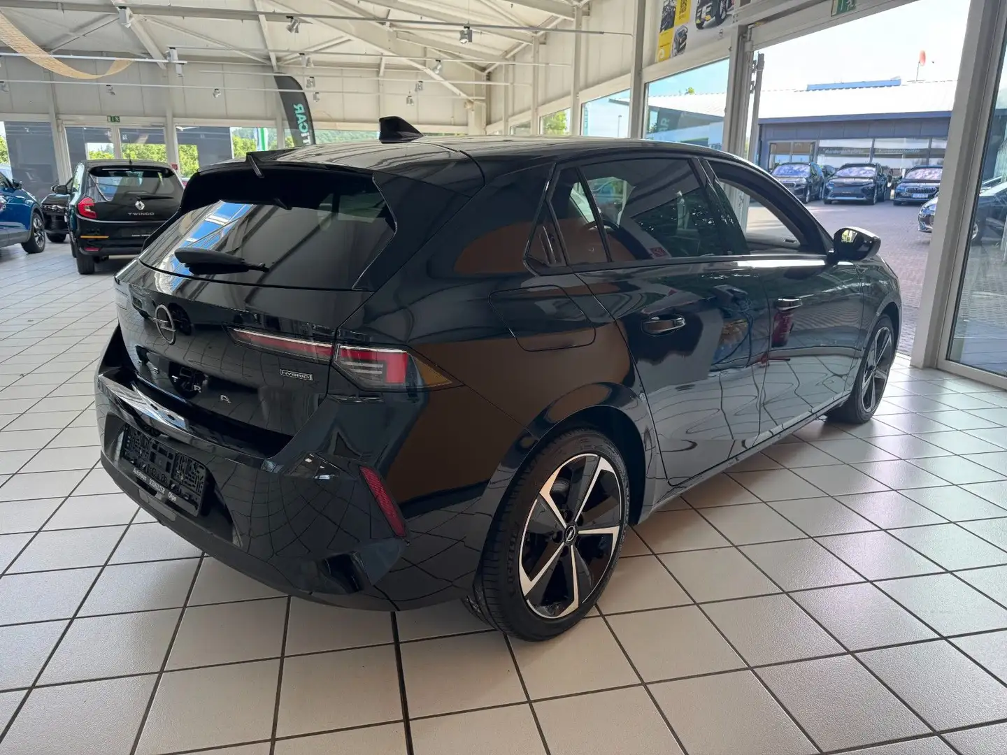 Opel Astra L Lim. 5-trg. Edition Plug-in-Hybrid AHK! Schwarz - 2