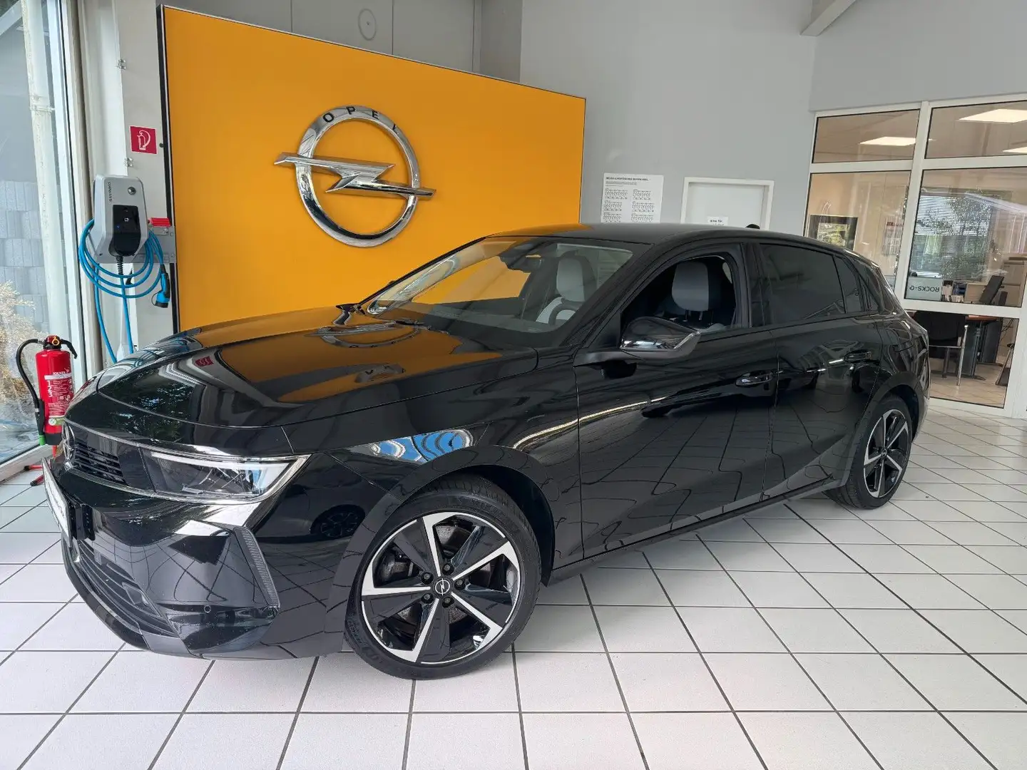 Opel Astra L Lim. 5-trg. Edition Plug-in-Hybrid AHK! Schwarz - 1