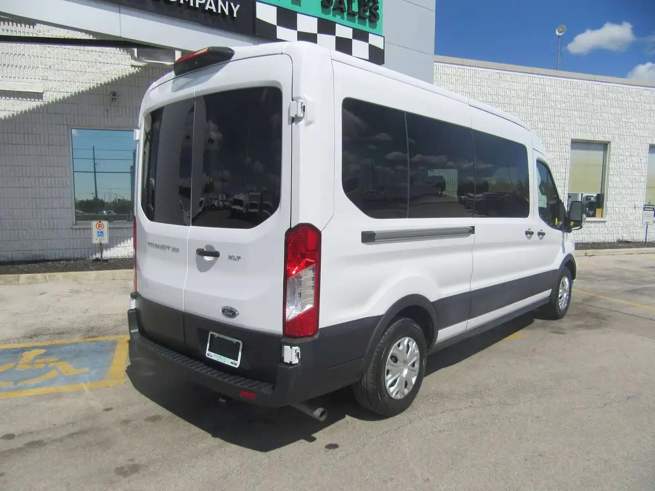 Ford Transit Passenger Wagon снимка Ford Transit Passenger Wagon