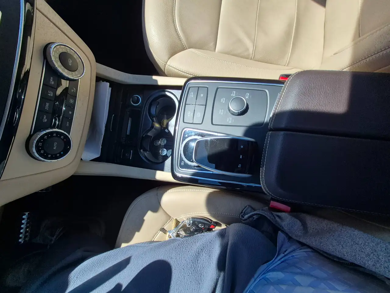 Mercedes-Benz GLE снимка Mercedes-Benz GLE