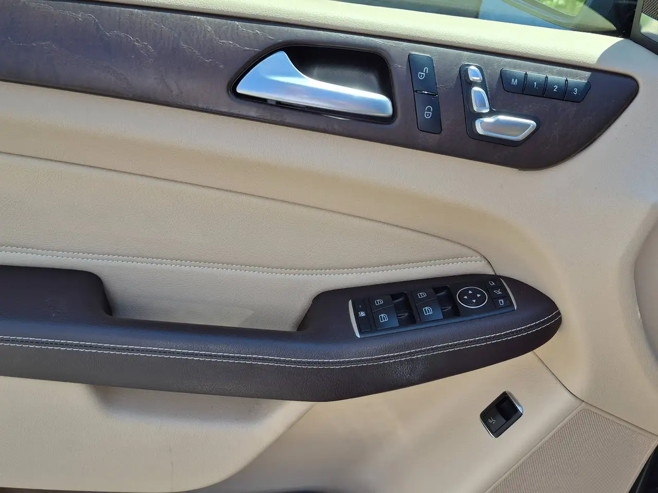 Mercedes-Benz GLE снимка Mercedes-Benz GLE