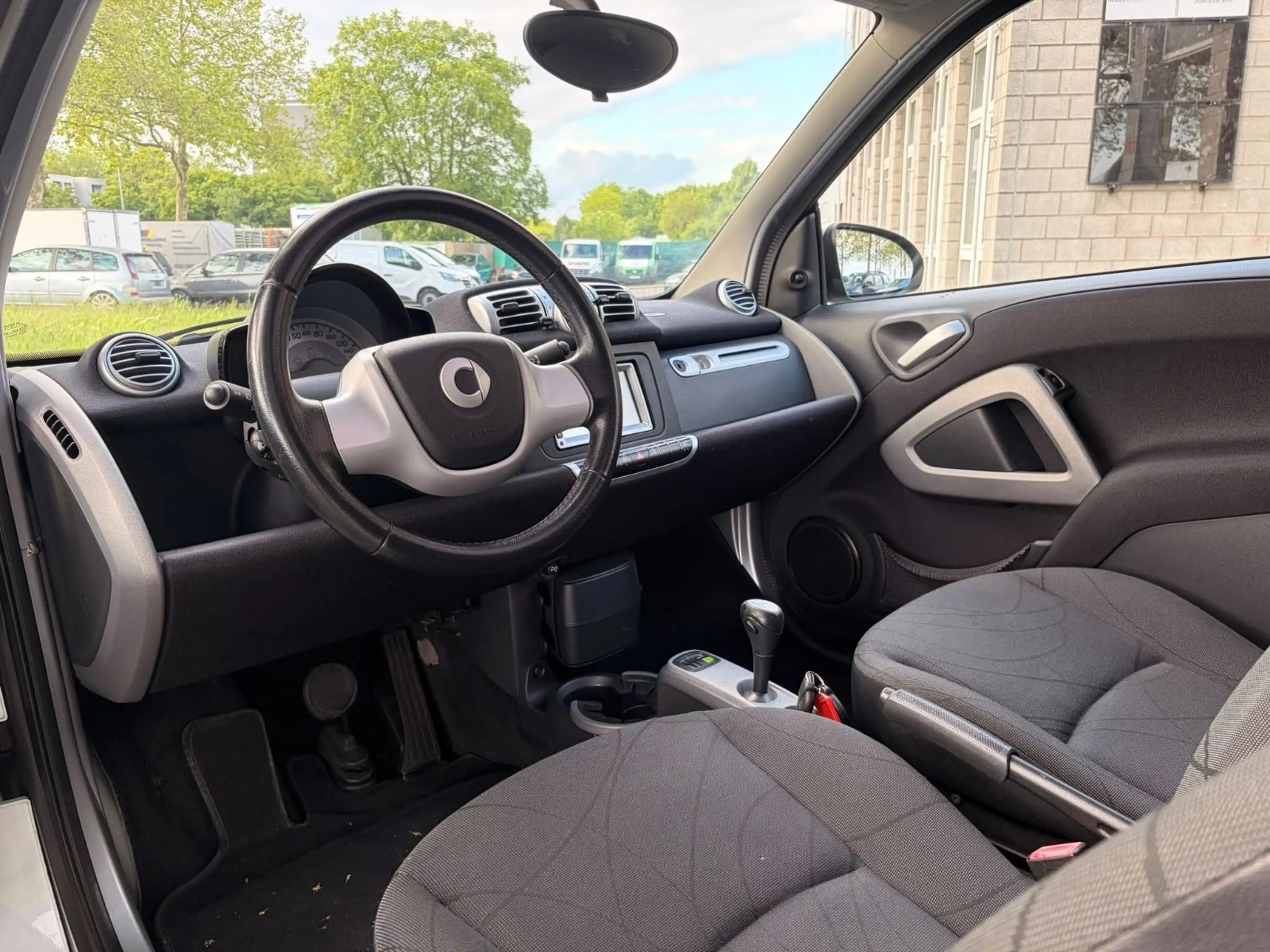 smart forTwo fortwo coupe Micro Hybrid Drive 52 kW — photo 14