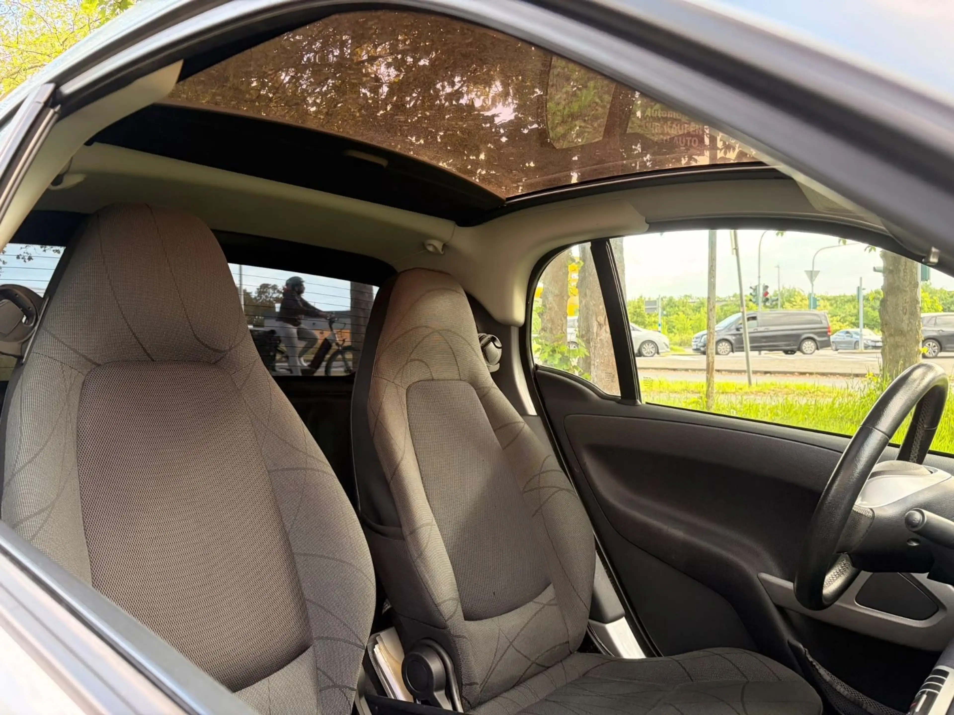 smart forTwo fortwo coupe Micro Hybrid Drive 52 kW — photo 13