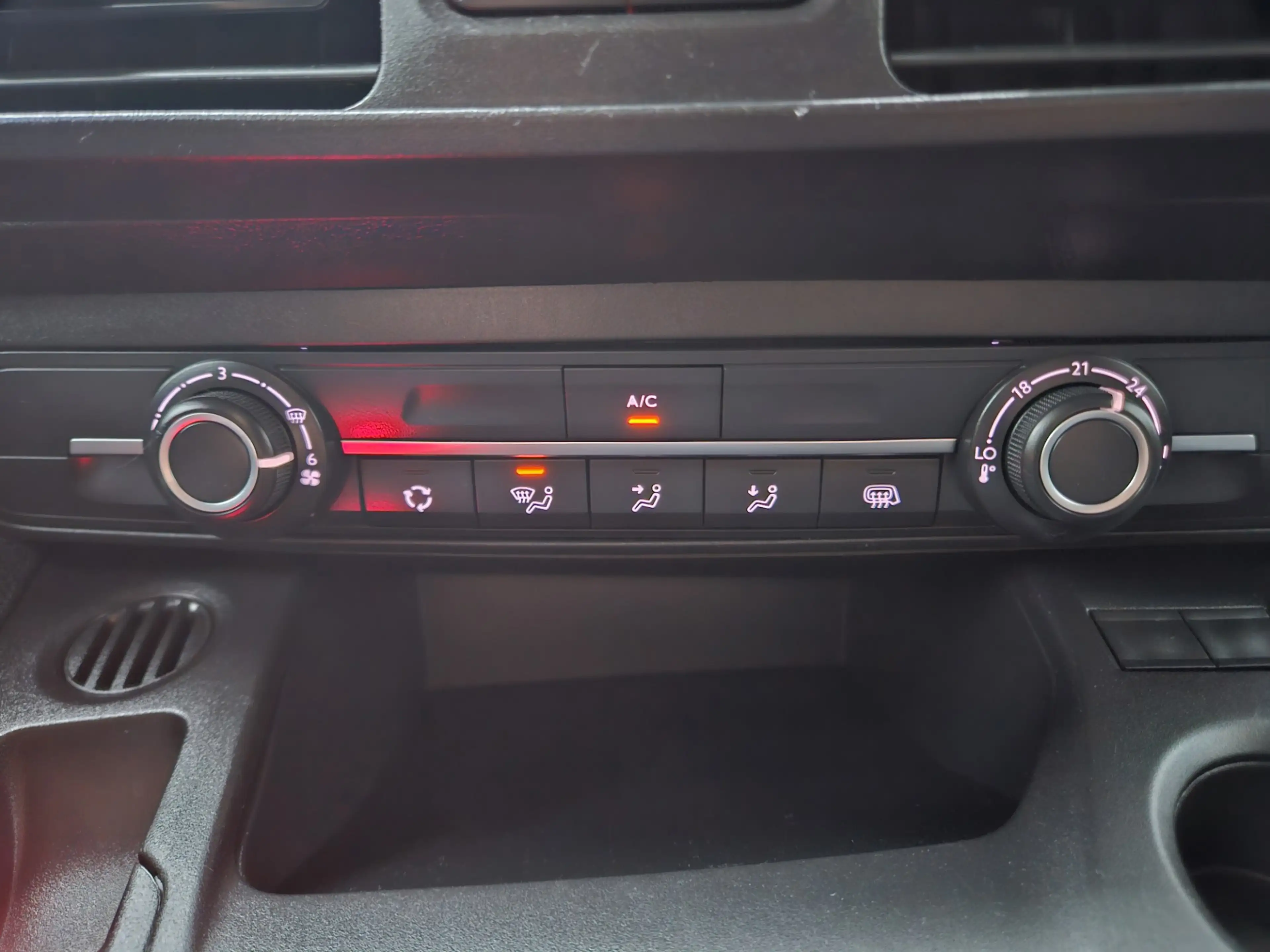 Peugeot Partner 1.5 BlueHDI Premium Airco! Cruise Control! Carplay — photo 17
