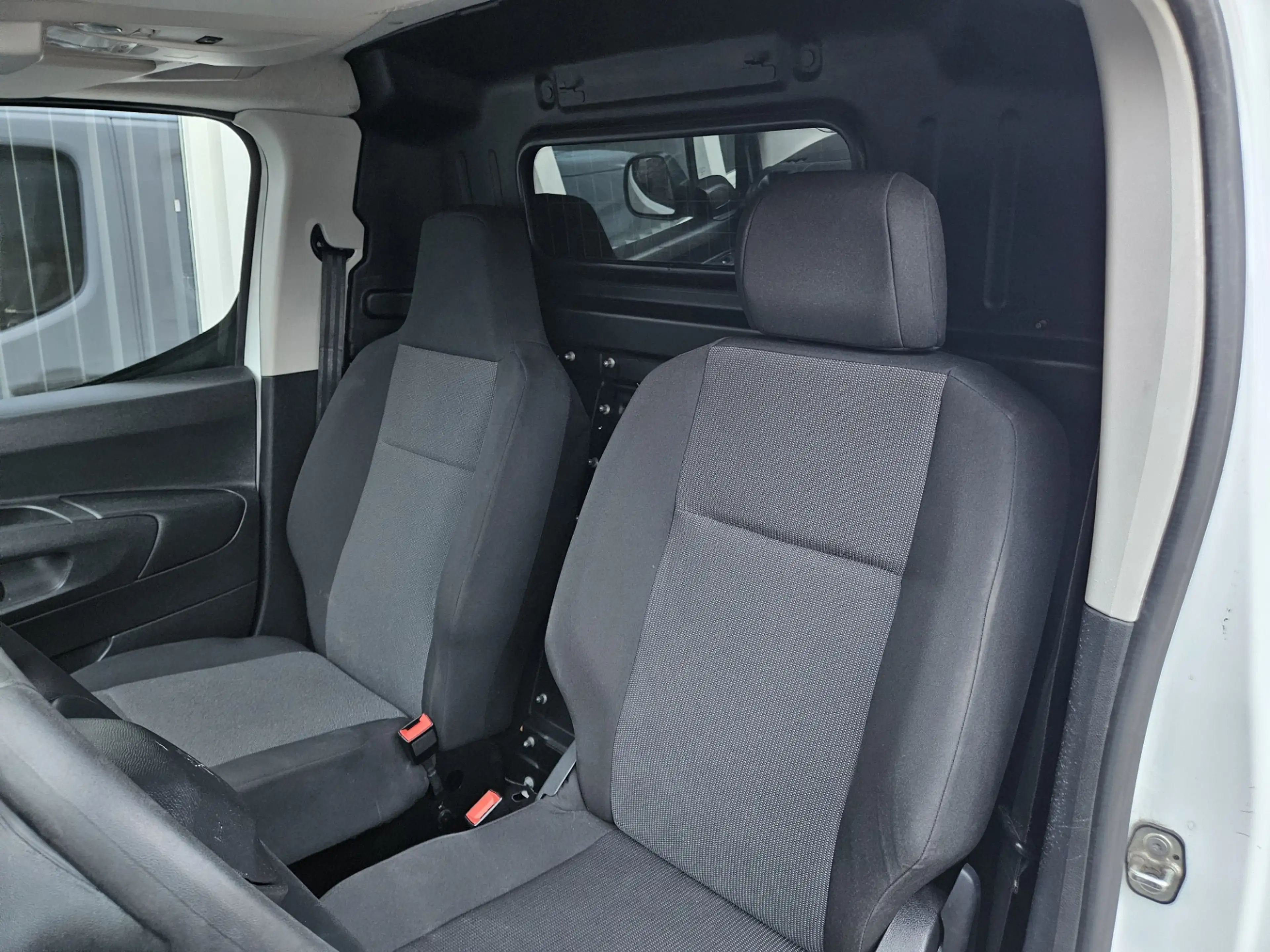 Peugeot Partner 1.5 BlueHDI Premium Airco! Cruise Control! Carplay — photo 2