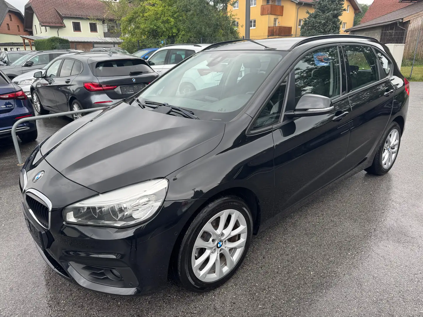 BMW 216 216d Active Tourer Advantage Advantage Schwarz - 1