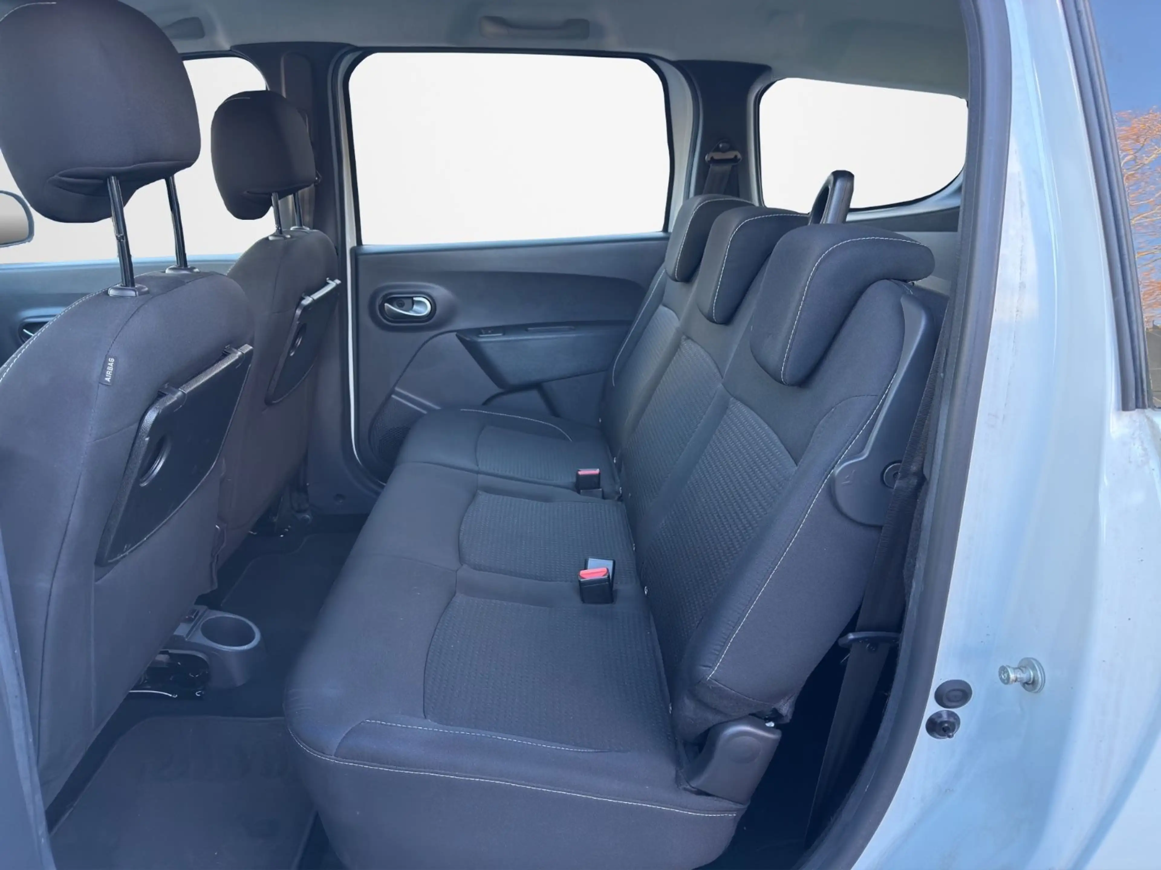 Dacia Lodgy Comfort — photo 12
