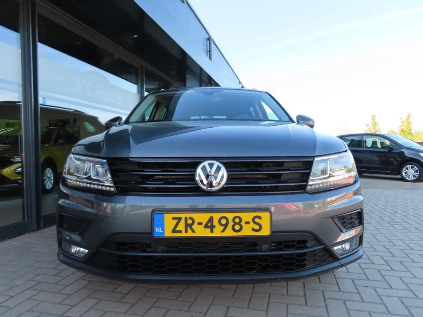 Volkswagen Tiguan 1.5 TSI Comfortline Business Ecc Led Navi Trekhaak Grau - 2