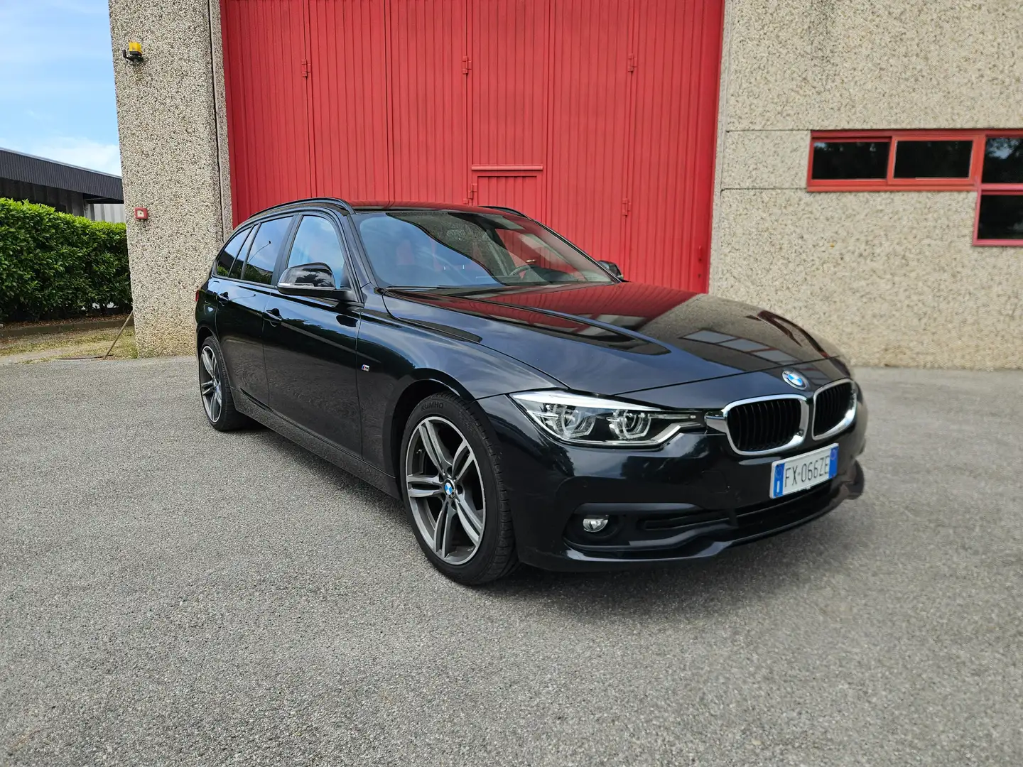 BMW 318 Serie 3 F31 Touring 318d Advantage auto Nero - 1