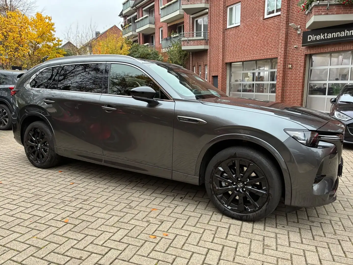 Mazda CX-80 2.5 e-SKYACTIV PHEV Homura Plus Auto AWD Grau - 2