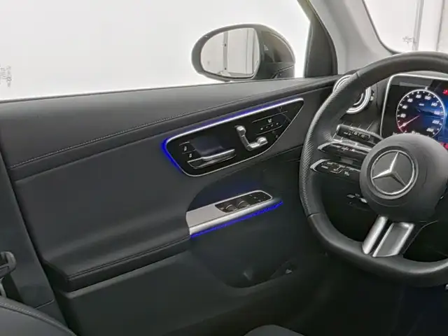 Mercedes-Benz GLC view 9