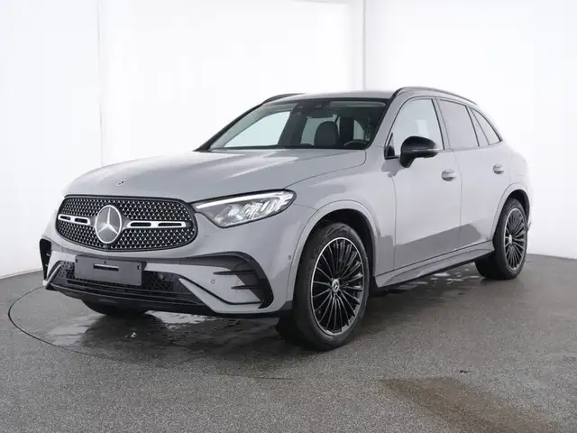 Mercedes-Benz GLC view 2