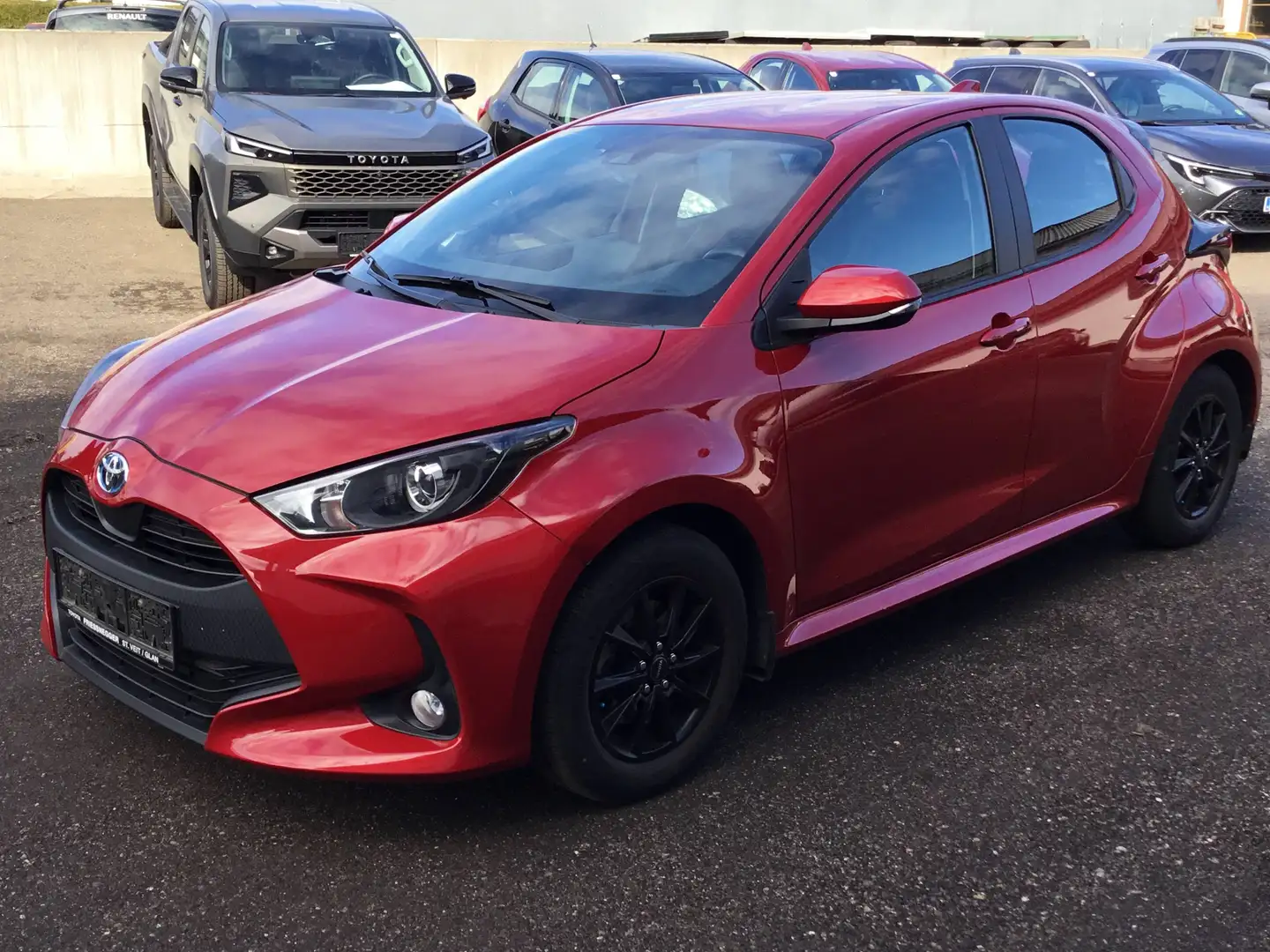 Toyota Yaris 1,5 VVT-i Hybrid Active Rot - 1