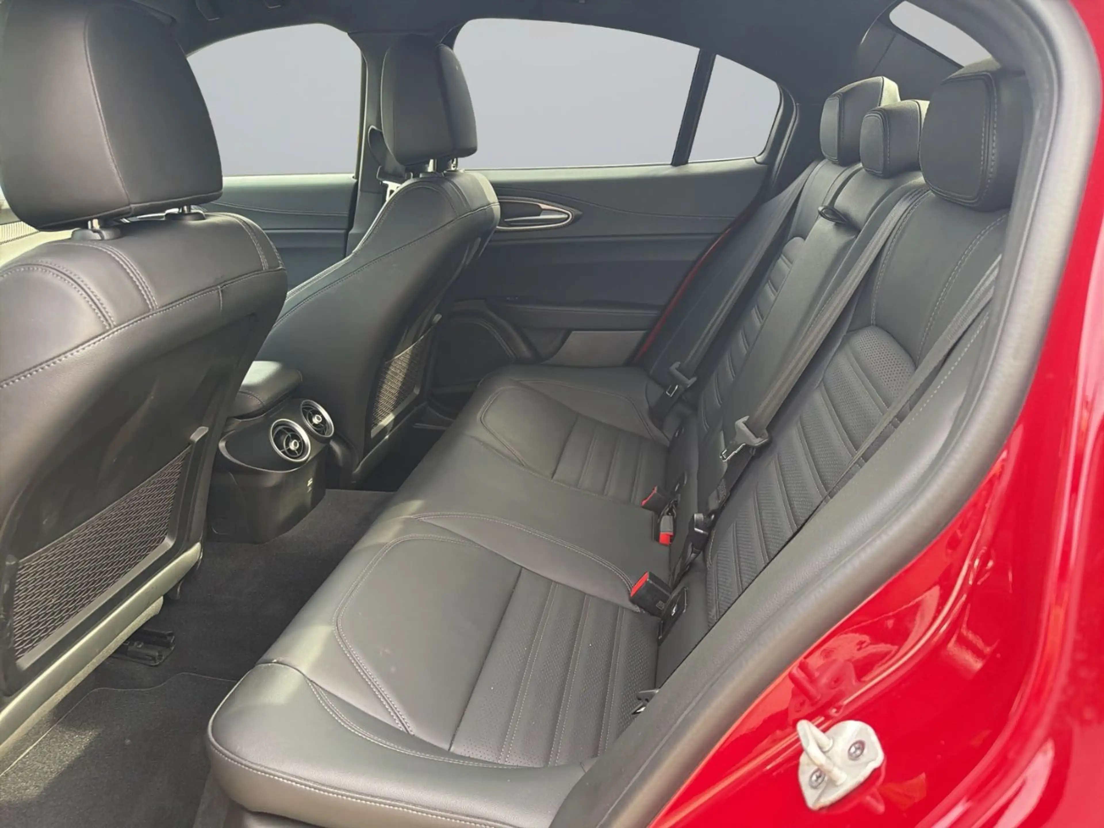 Alfa Romeo Giulia 2.9 V6 Bi-Turbo QUADRIFOGLIO ACC+LED+Navi — photo 10