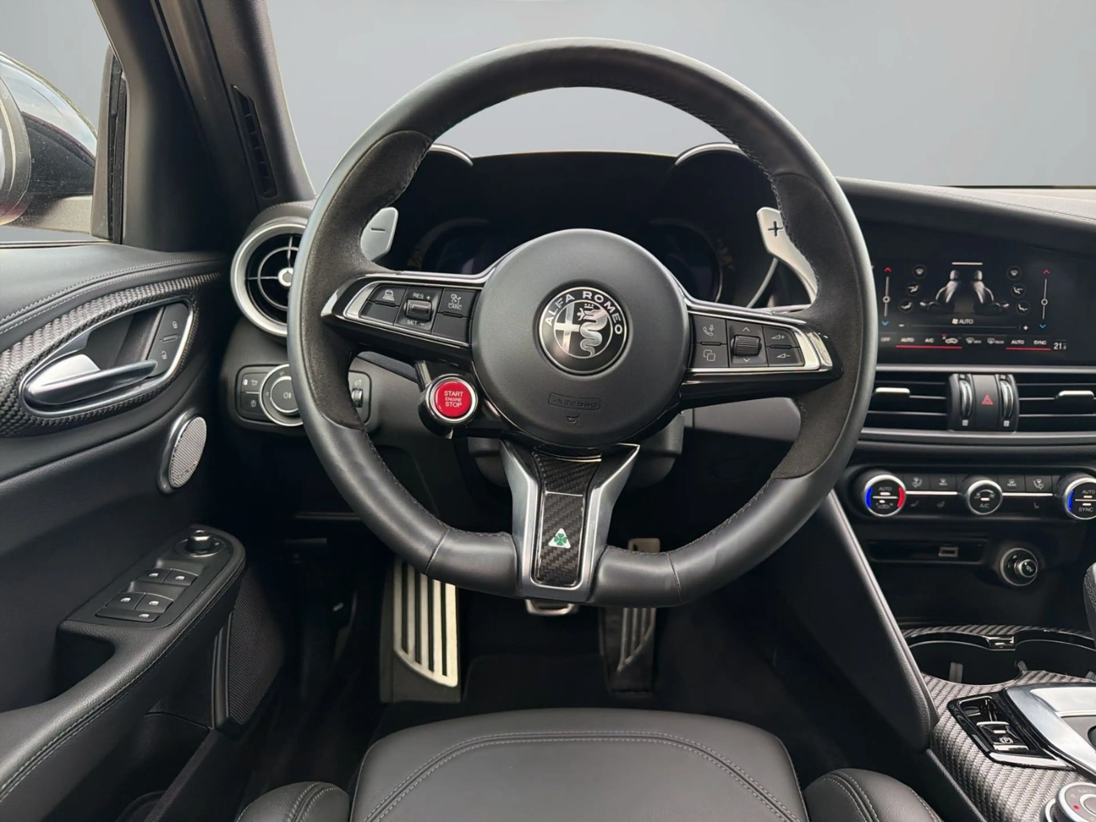 Alfa Romeo Giulia 2.9 V6 Bi-Turbo QUADRIFOGLIO ACC+LED+Navi — photo 15