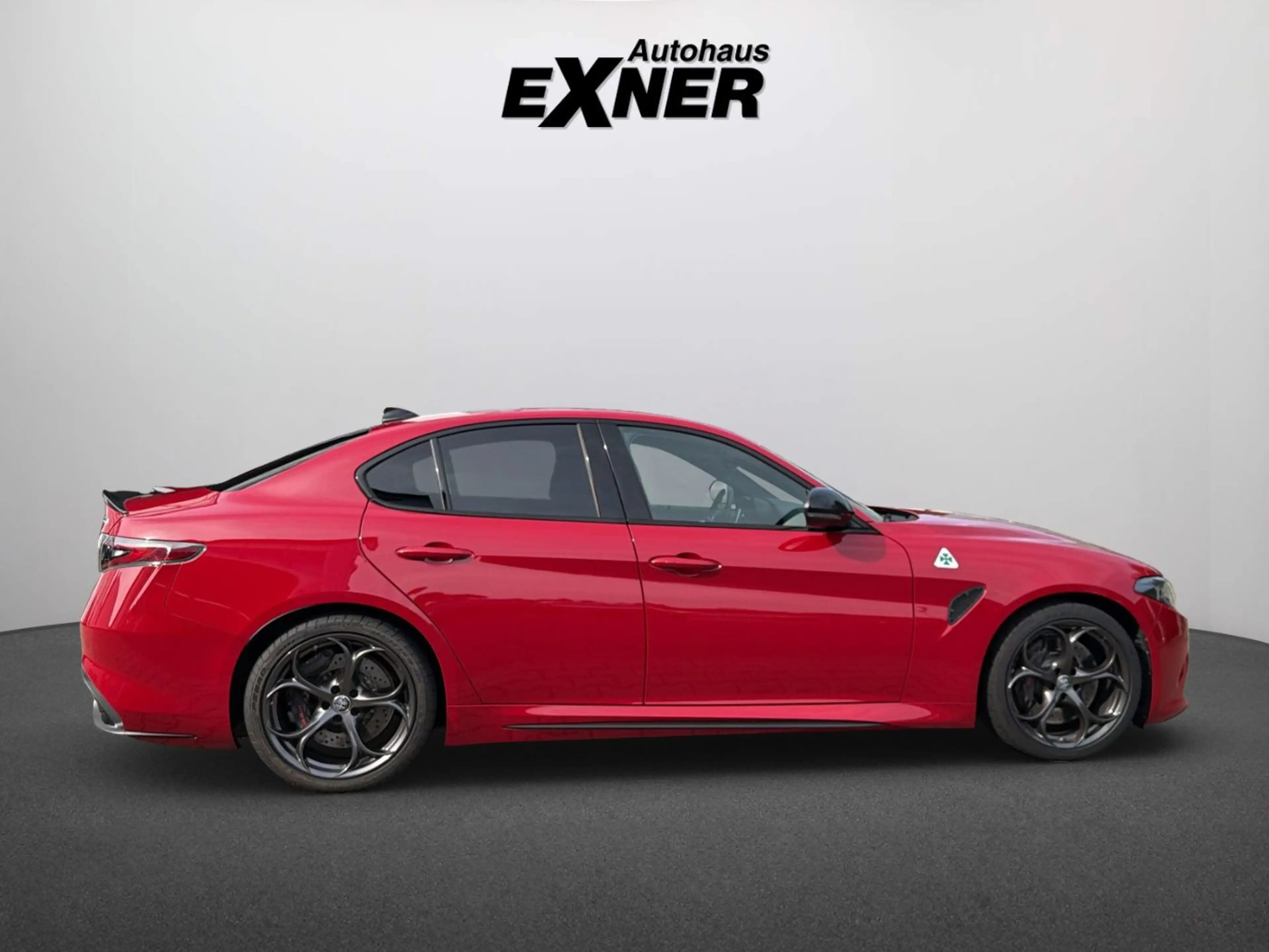 Alfa Romeo Giulia 2.9 V6 Bi-Turbo QUADRIFOGLIO ACC+LED+Navi — photo 7