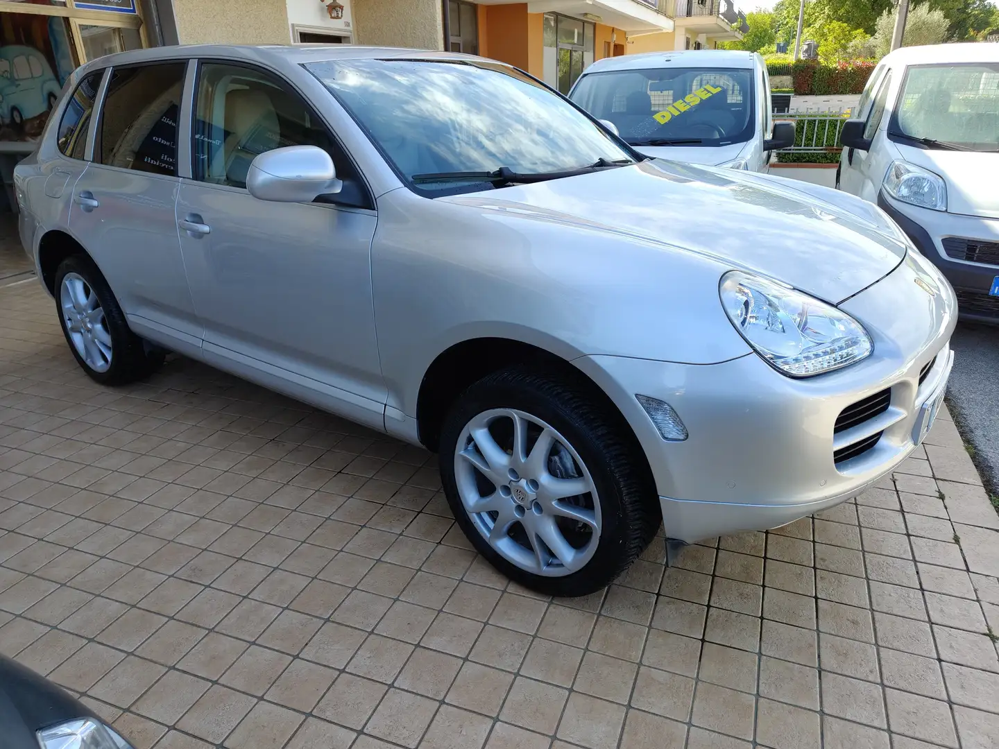 Porsche Cayenne Cayenne 3.2 srebrna - 2