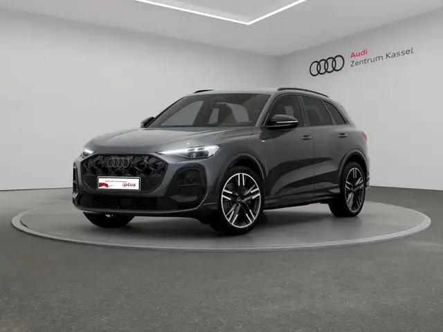 Audi Q5 view 2
