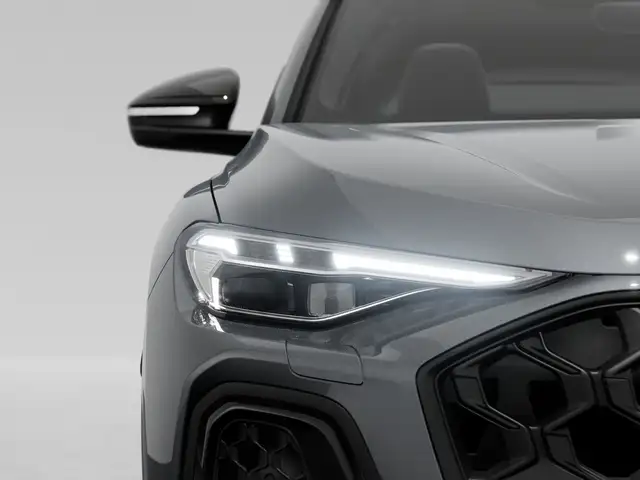 Audi Q5 view 9